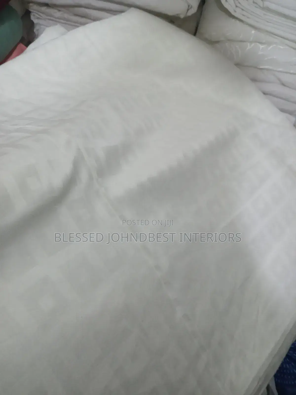 Inbuilt Designed Whites For Duvet And Bedsheets Sets