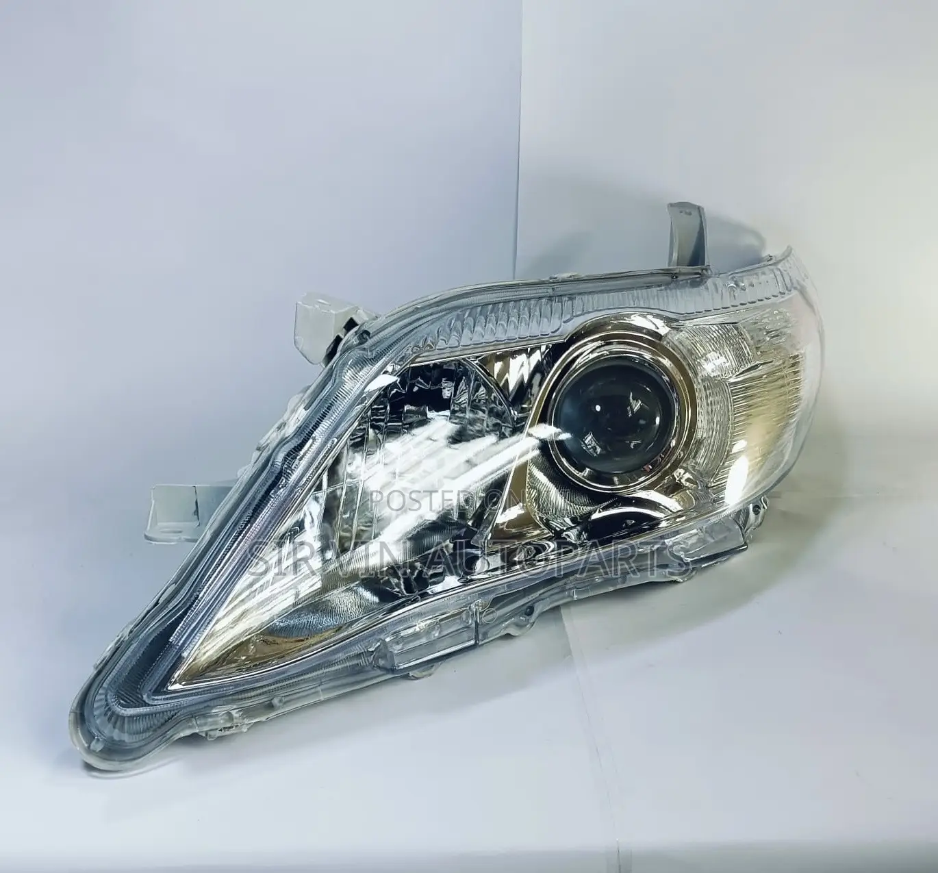 Toyota Camry 2010/2011 Headlight/Headlamp (Complete Set)