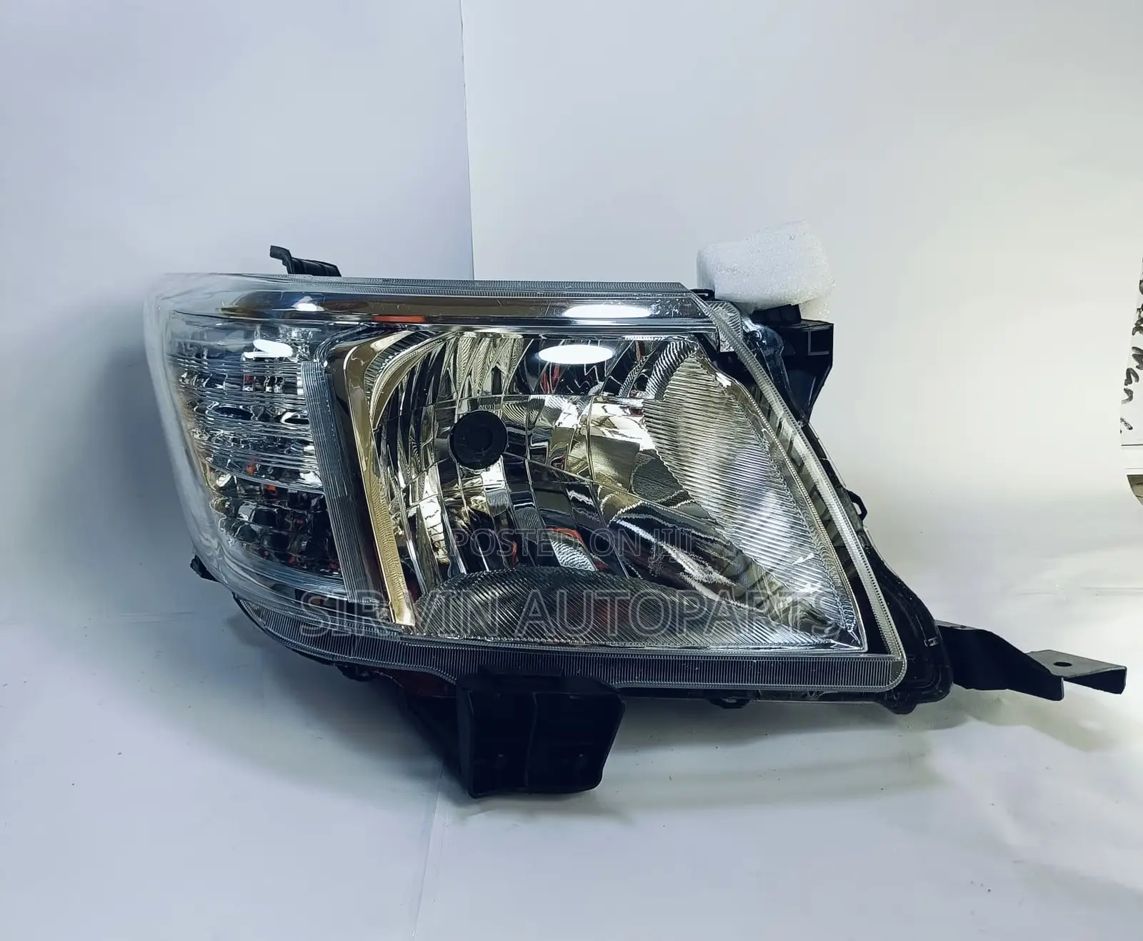 Toyota Hilux 2012 Headlight/Headlamp (Complete Set)