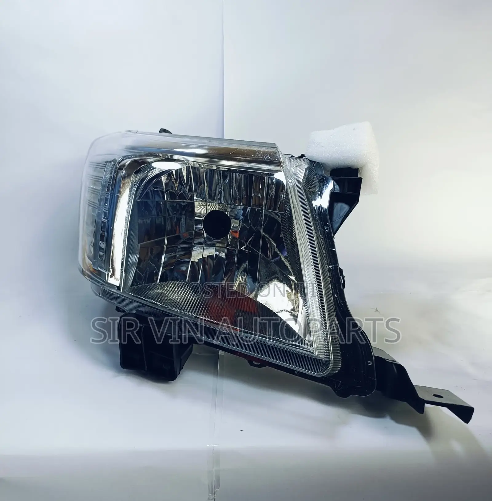 Toyota Hilux 2012 Headlight/Headlamp (Complete Set)