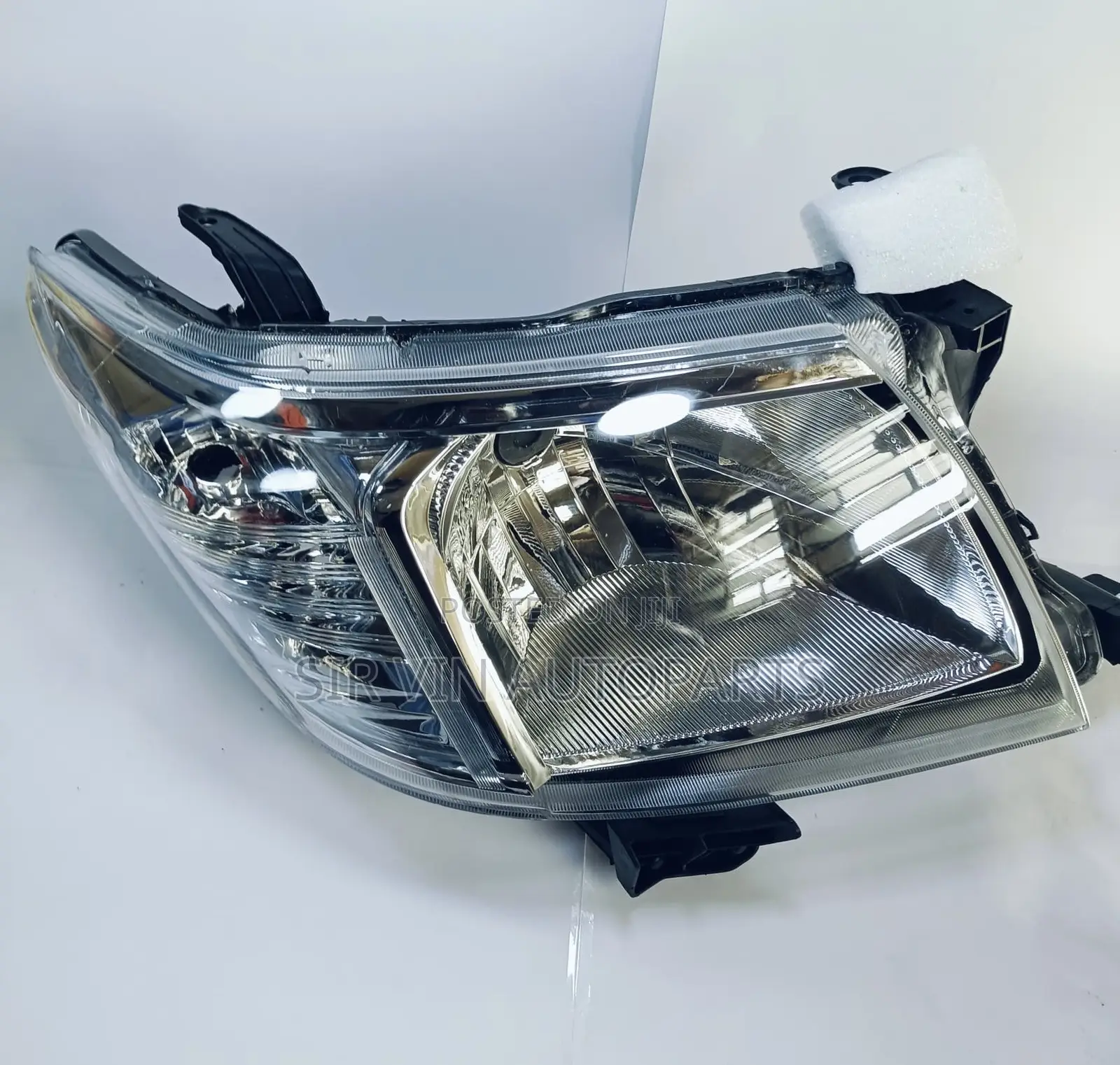 Toyota Hilux 2012 Headlight/Headlamp (Complete Set)