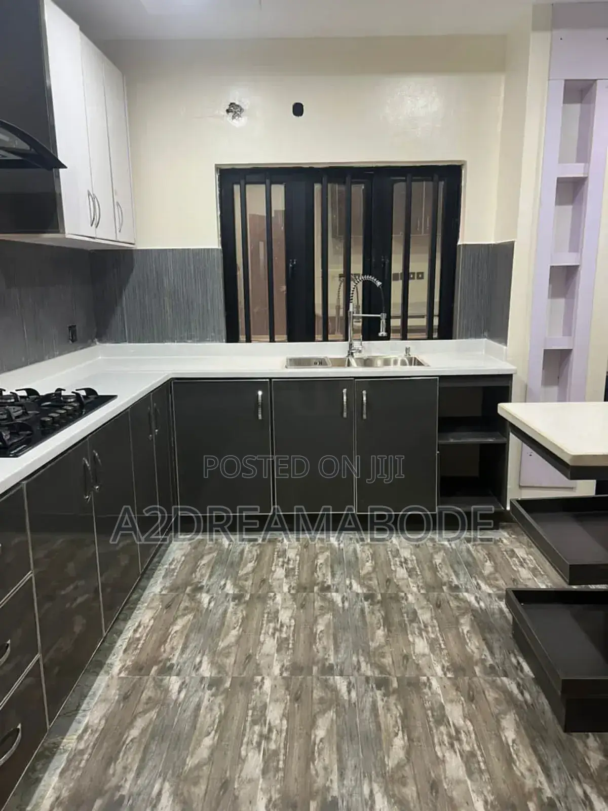 3bdrm Apartment in Ikeja Gra for sale