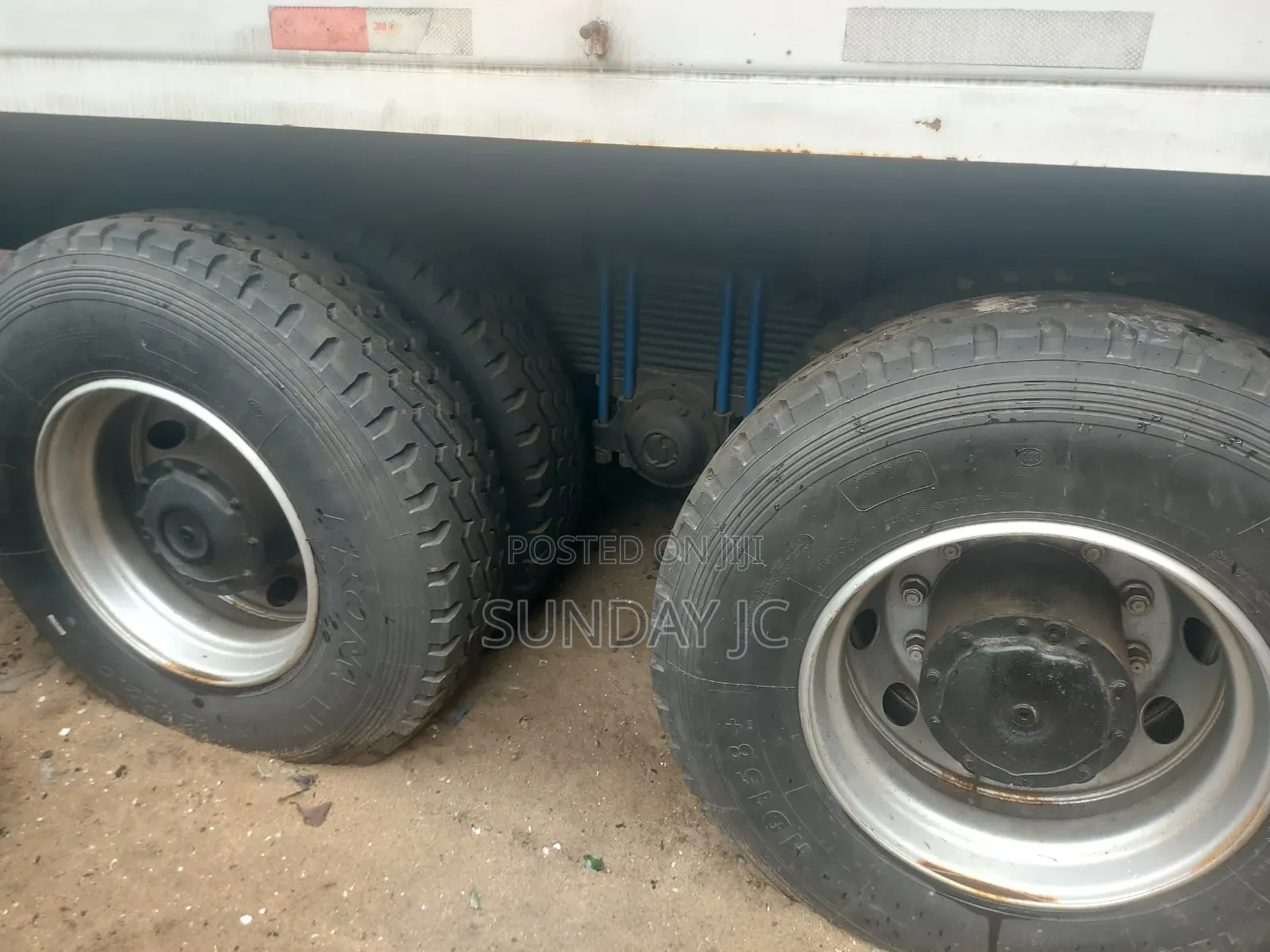 New Arrival F3000 Shacman Ten Tyres Dump Truck With Superb 380 Engine