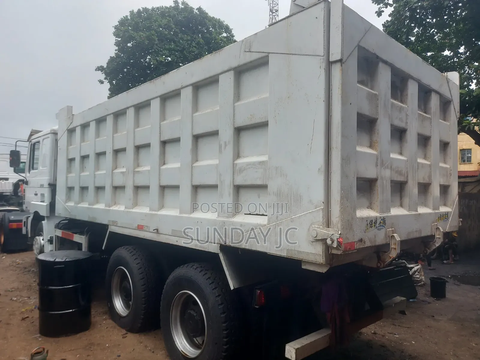 New Arrival F3000 Shacman Ten Tyres Dump Truck With Superb 380 Engine