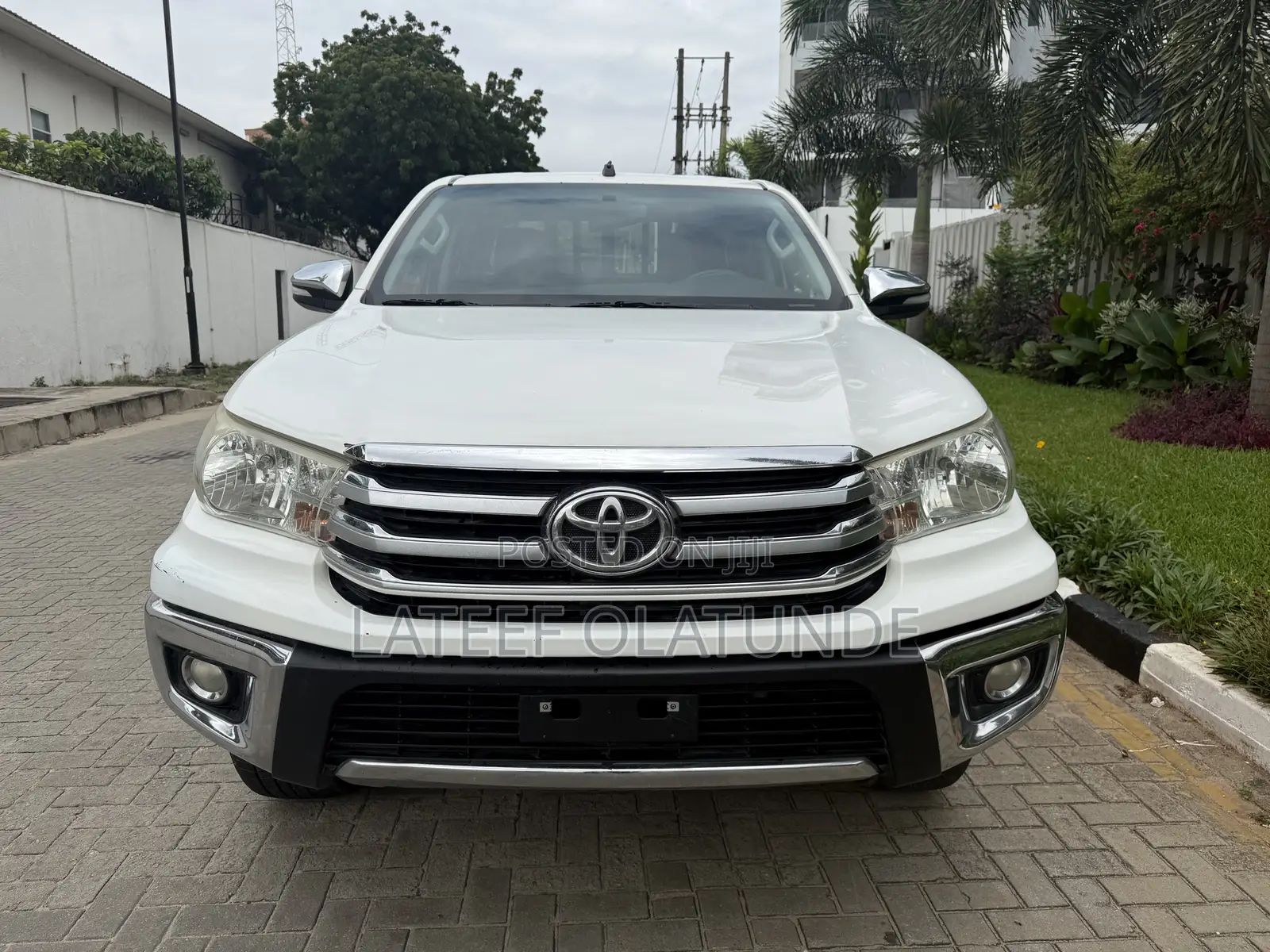 Toyota Hilux Revo Double Cab Petrol 2.7 AWD 2017 White