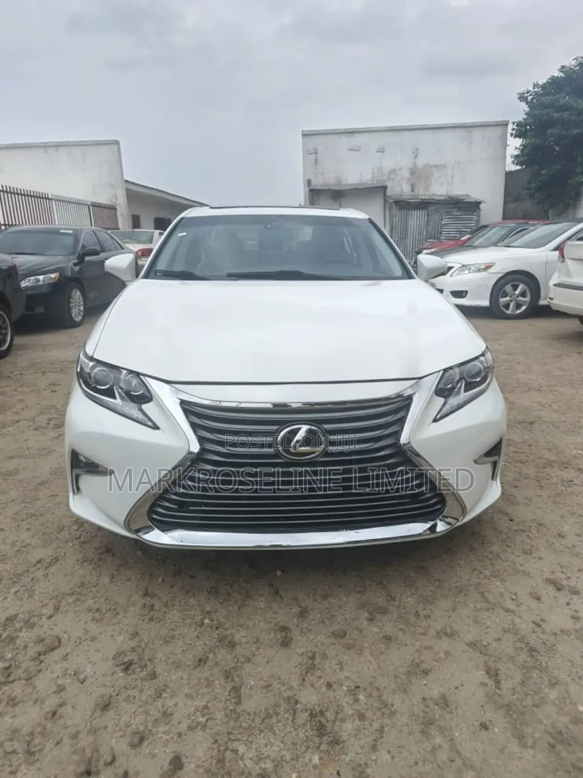 Lexus ES 350 FWD 2016 White