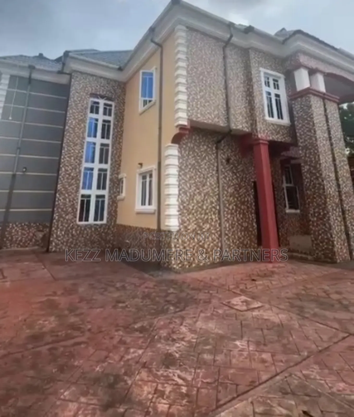 4bdrm Duplex in New Road Ext, Ada for sale