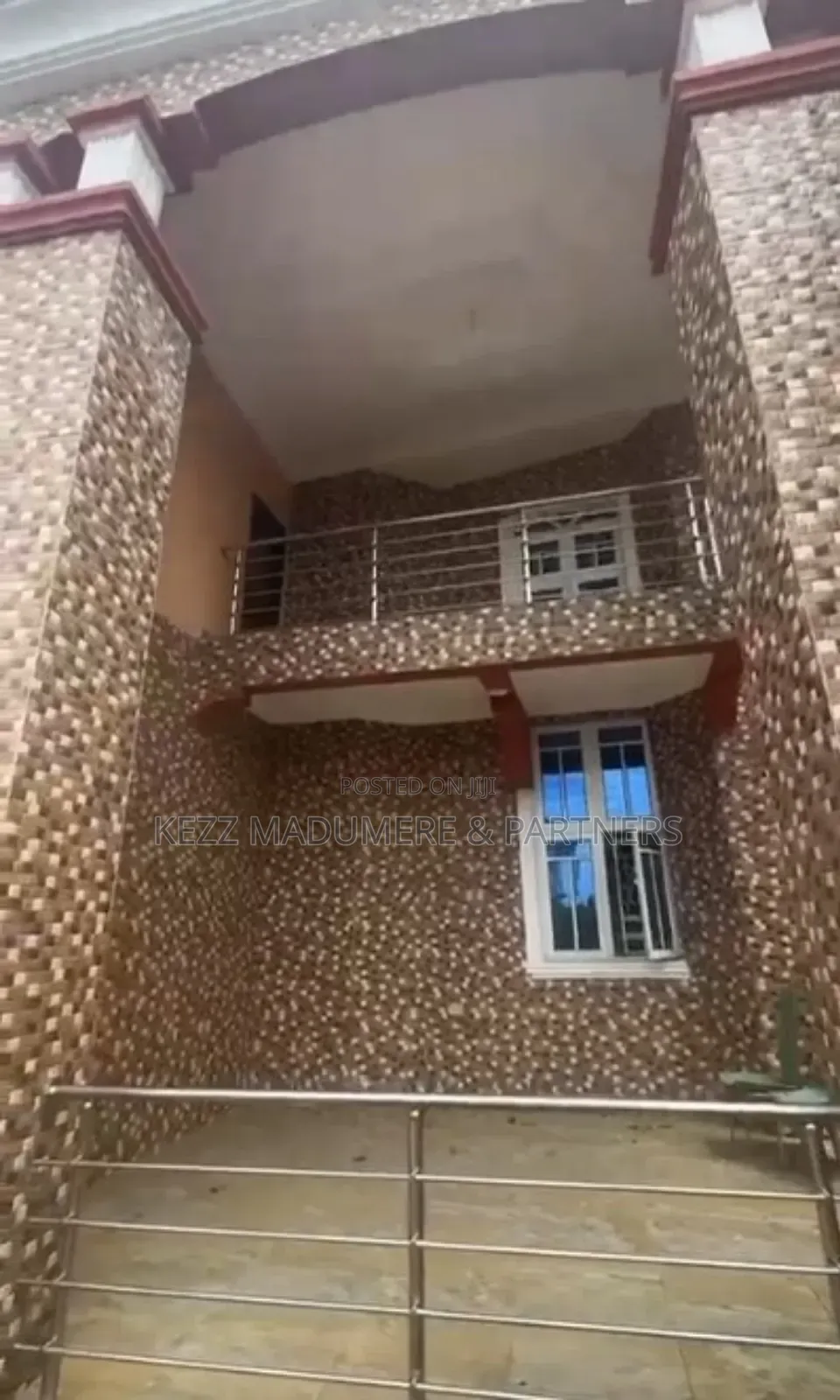 4bdrm Duplex in New Road Ext, Ada for sale