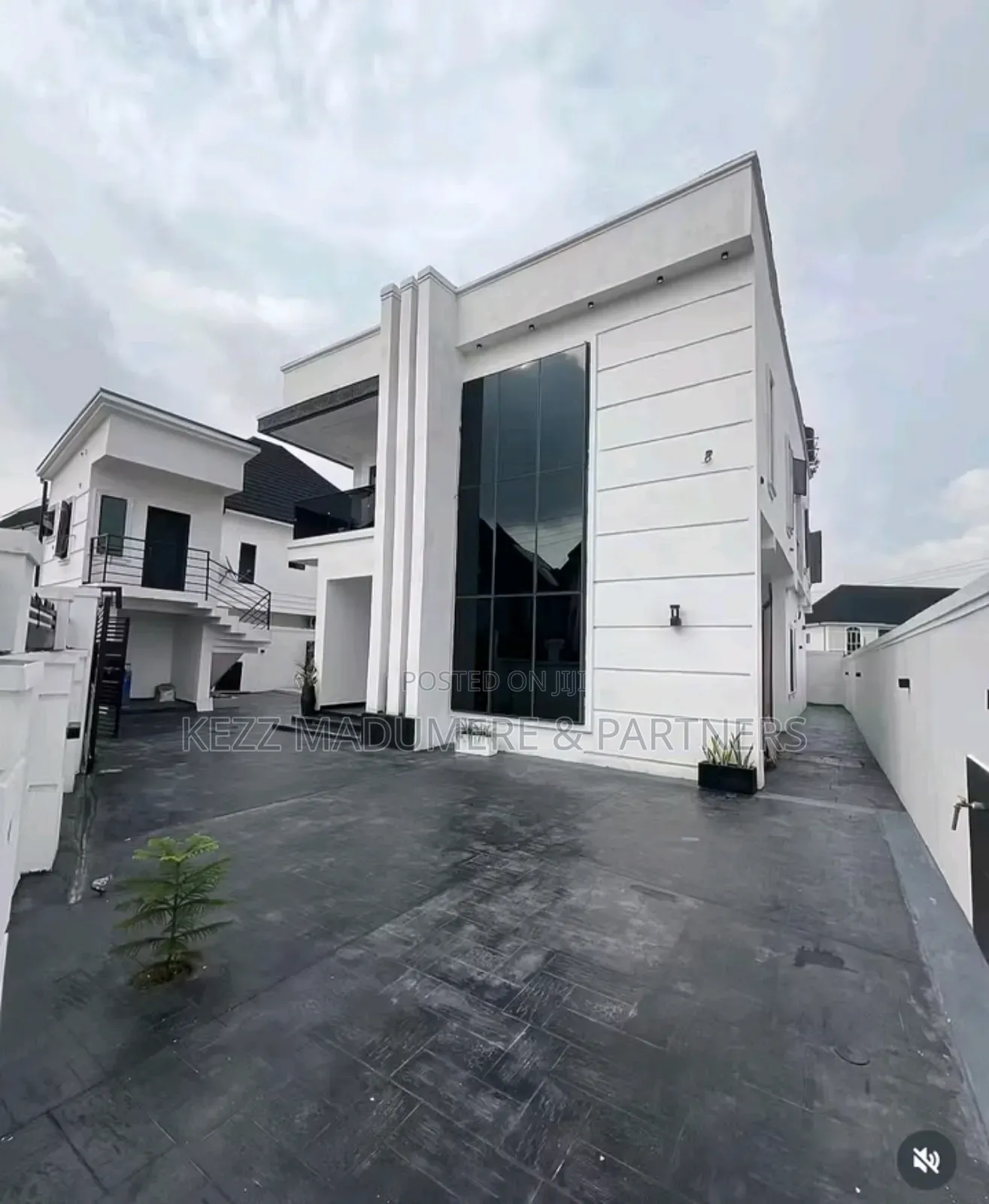 4bdrm Duplex in Dr Peter Odili, for sale