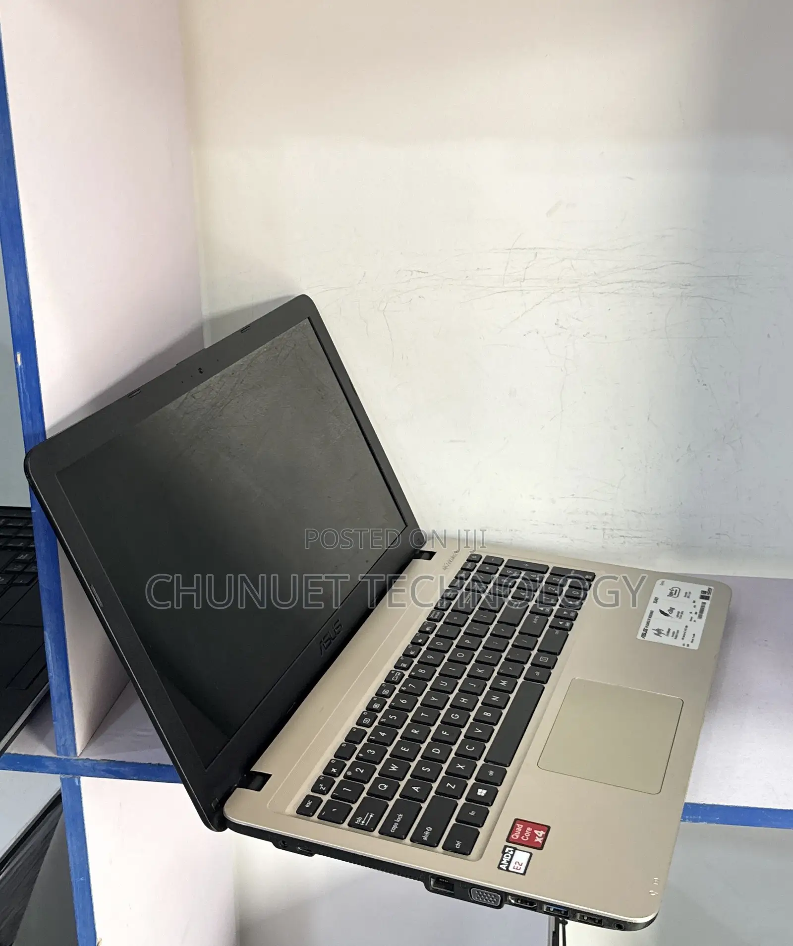Laptop Asus X540LA 4GB AMD A8 HDD 500GB