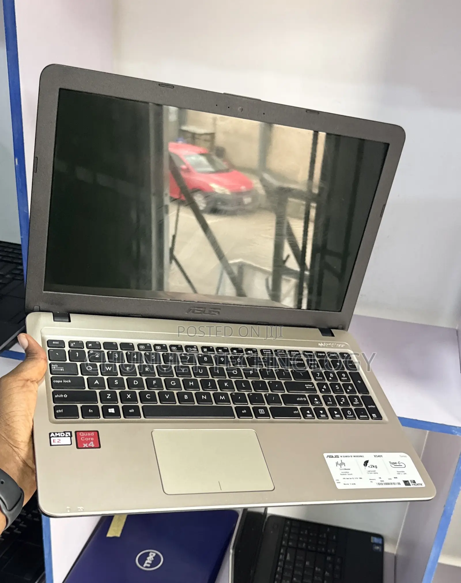 Laptop Asus X540LA 4GB AMD A8 HDD 500GB