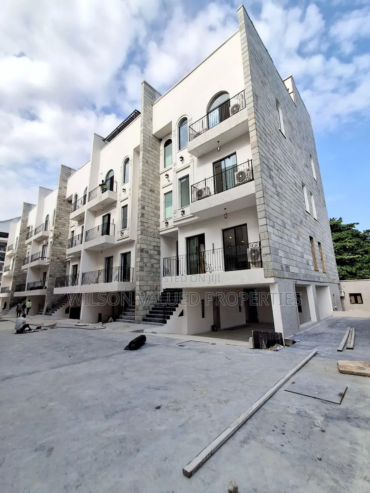 6bdrm Mansion in Water Front Super for sale