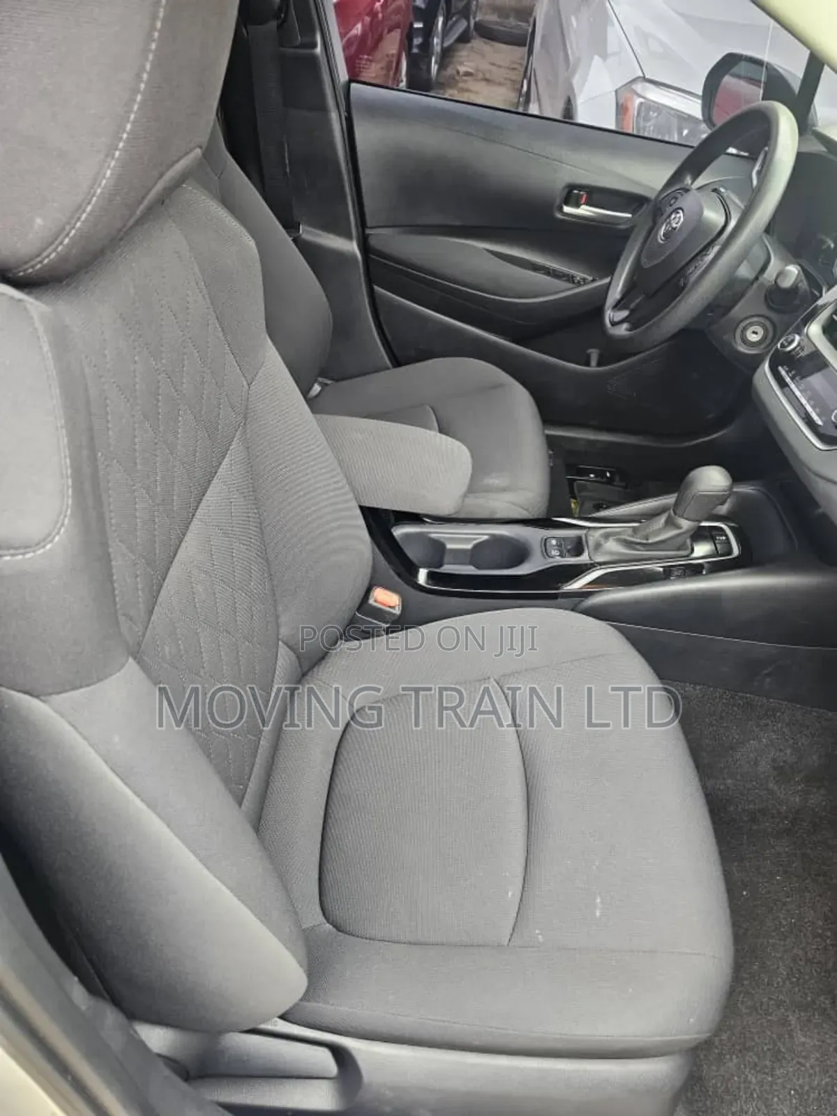 Toyota Corolla LE 2021 Silver