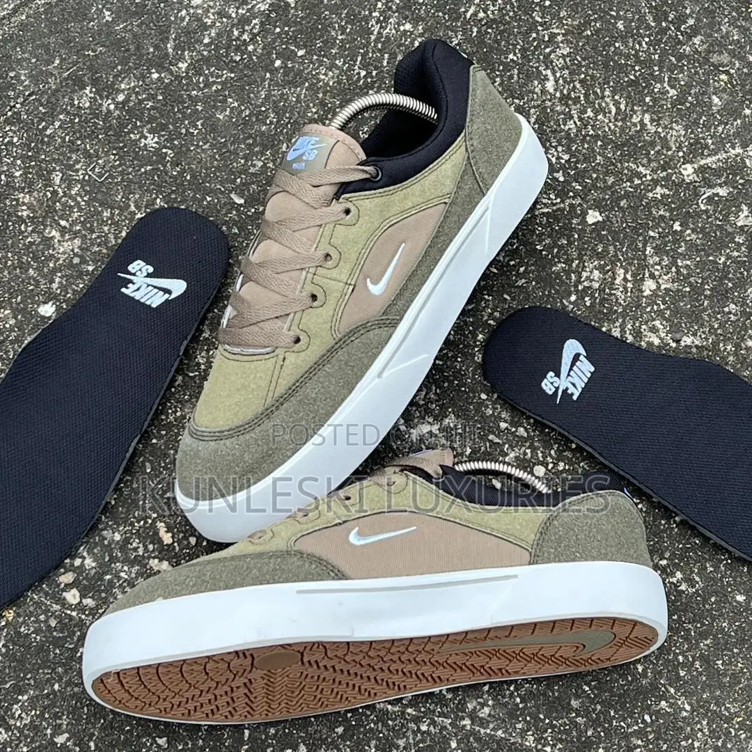 Original Nike Sb Malor Medium Olive Sneakers