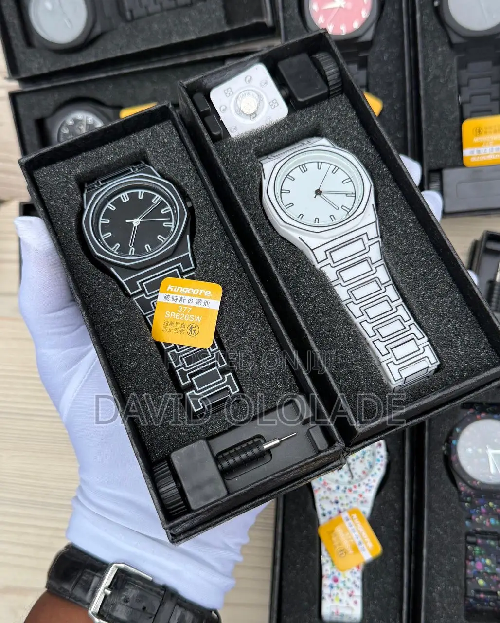 *Valenzo Plastic Watch * Comes With Chain Removal