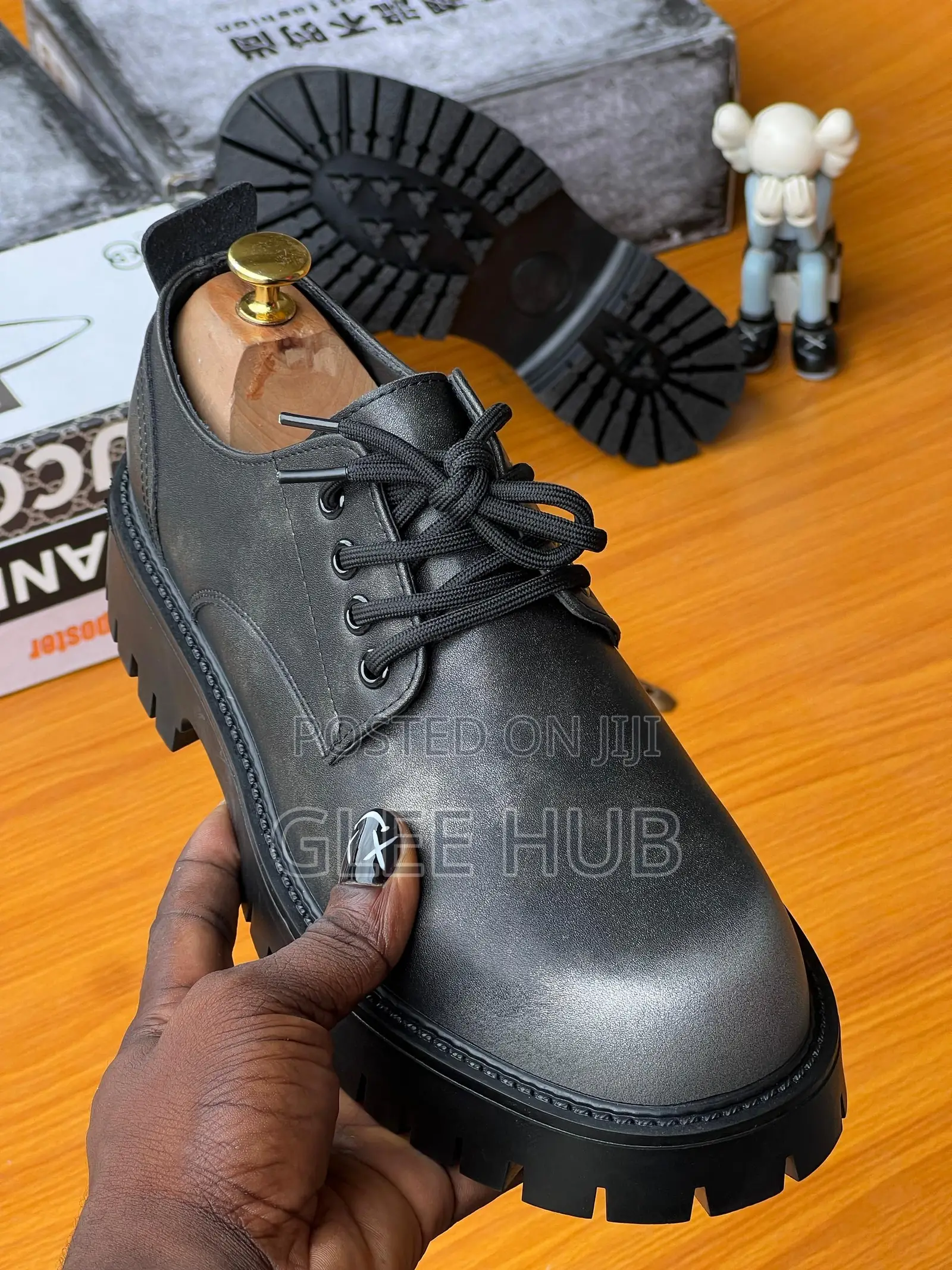 Matte Color-Tipped Shoes