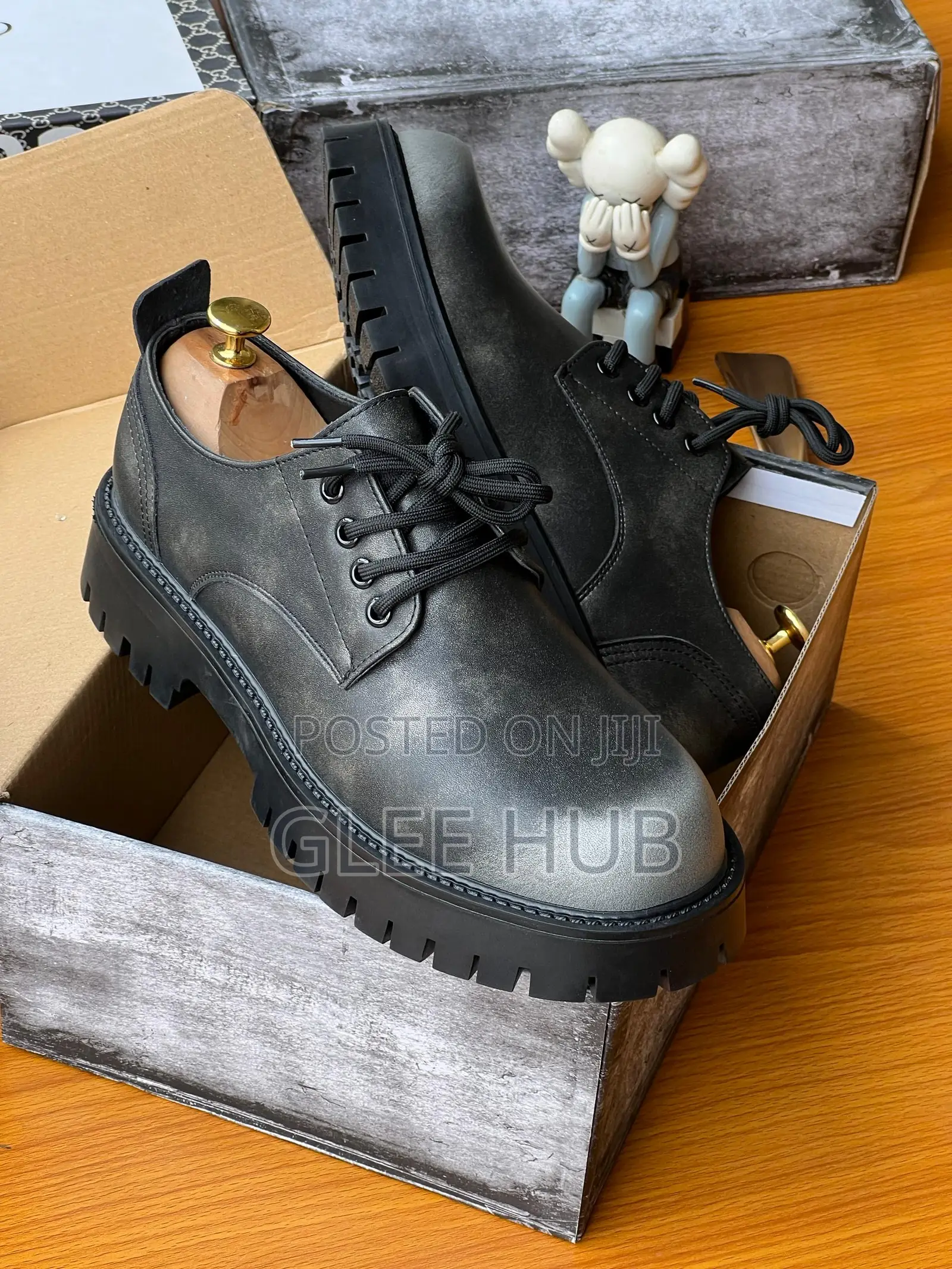 Matte Color-Tipped Shoes