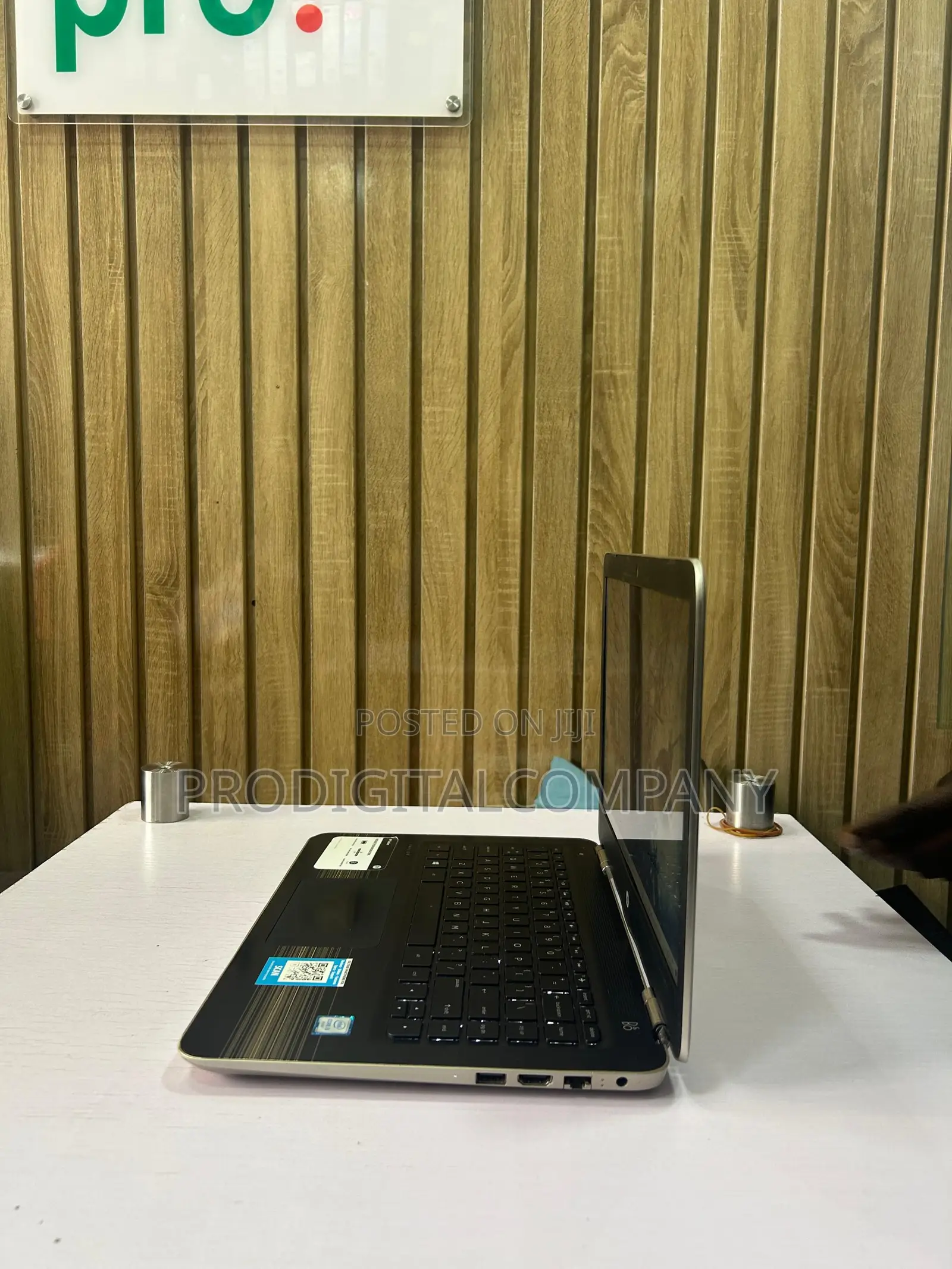 Laptop HP Pavilion 15-eh0050wm 8GB Intel Core i3 HDD 1T
