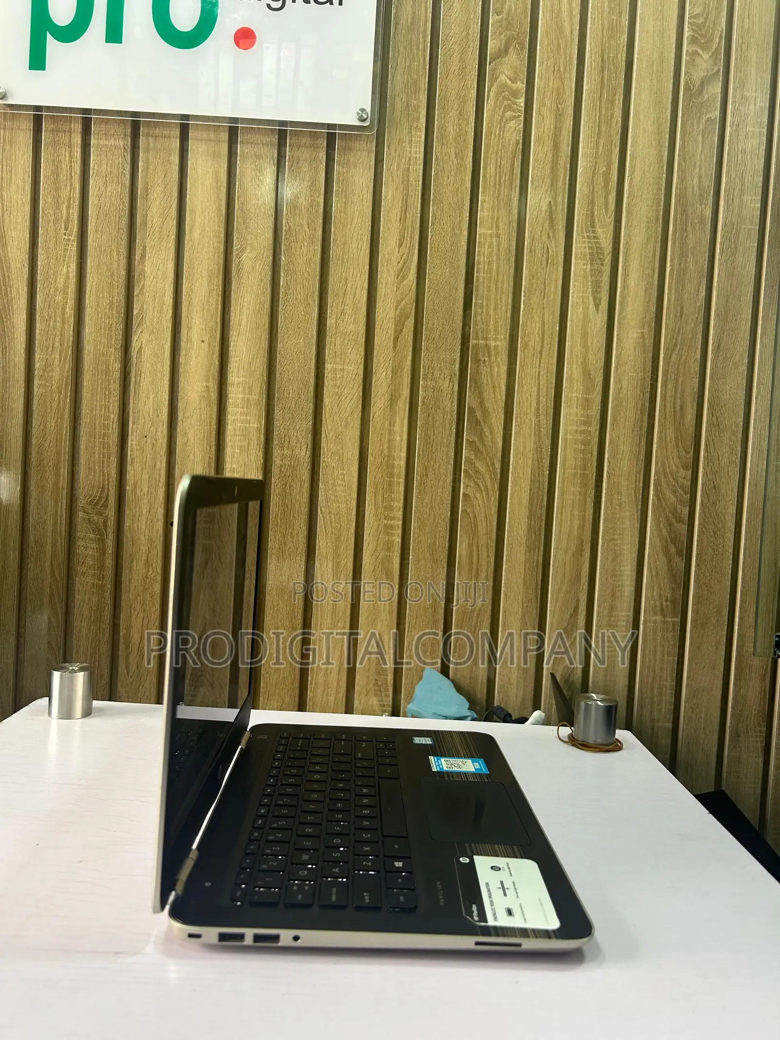 Laptop HP Pavilion 15-eh0050wm 8GB Intel Core i3 HDD 1T