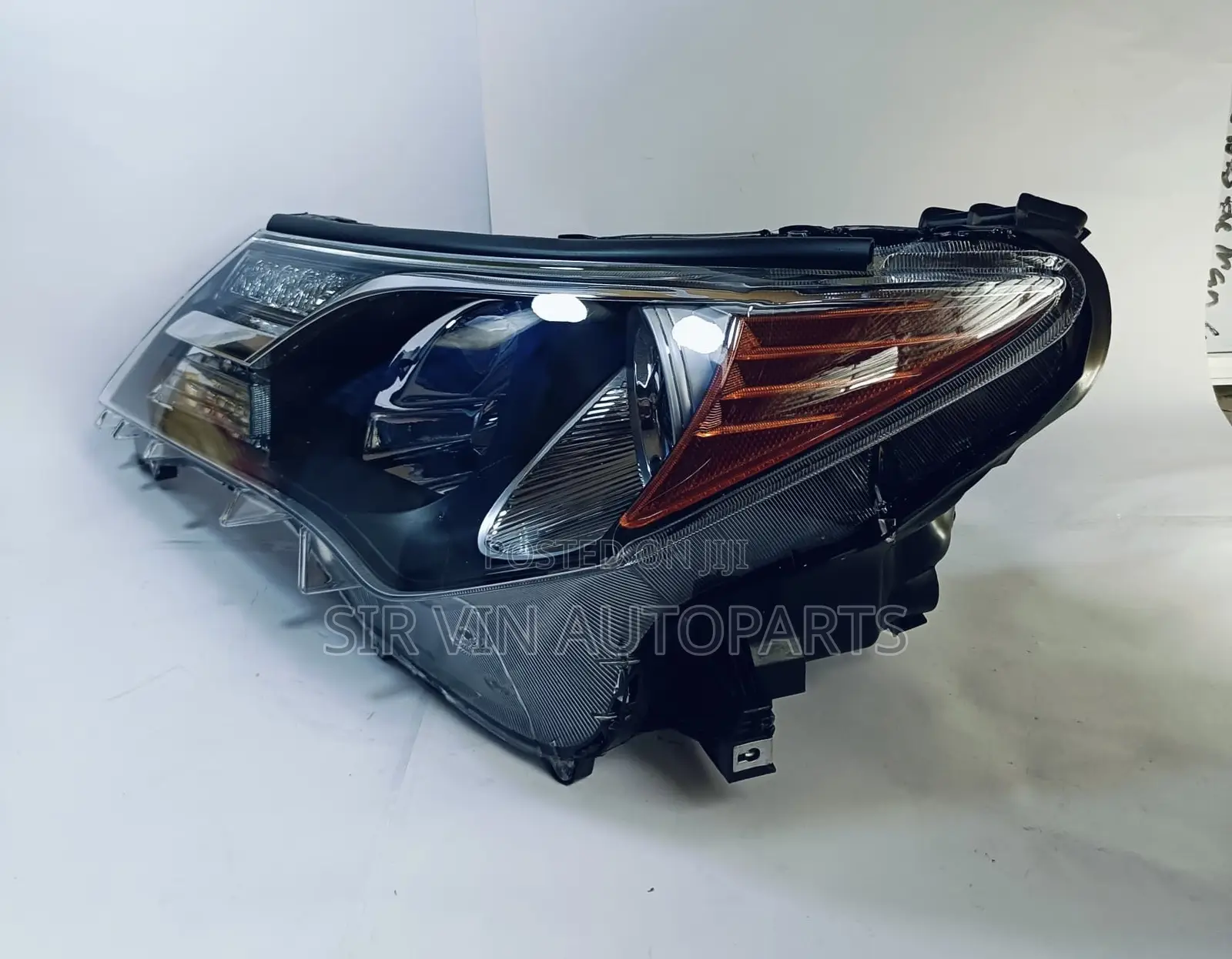 Toyota Rav4 2013/2014 Headlight/Headlamp (Complete Set)