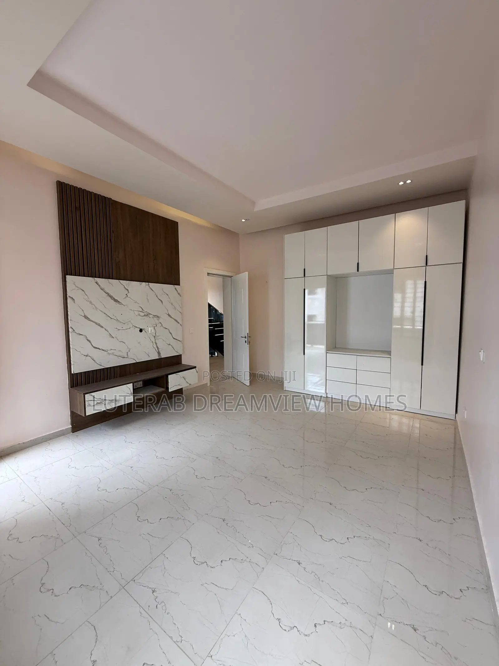 5bdrm Duplex in Guzape for sale