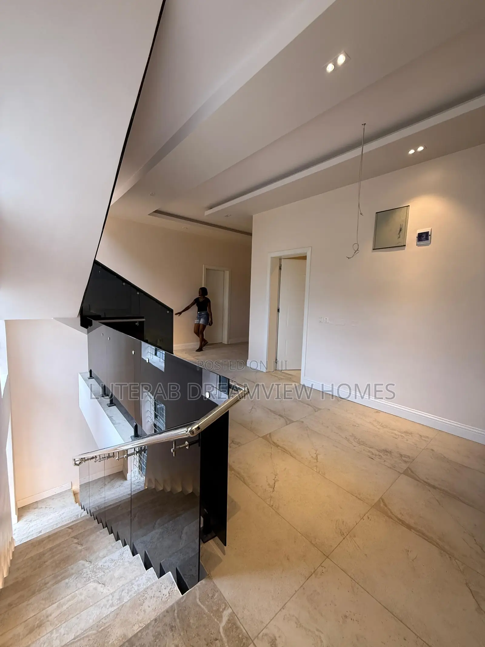 5bdrm Duplex in Guzape for sale