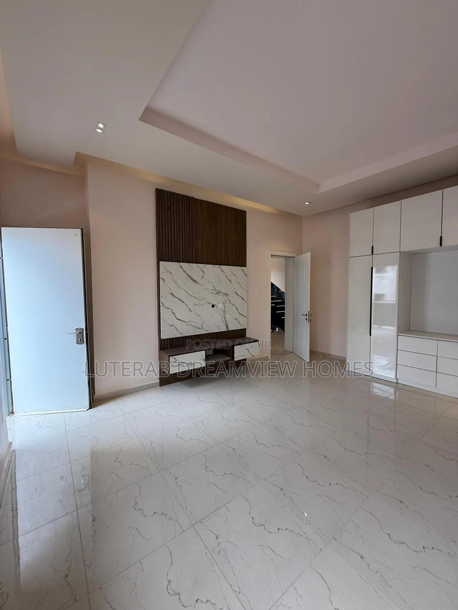 5bdrm Duplex in Guzape for sale