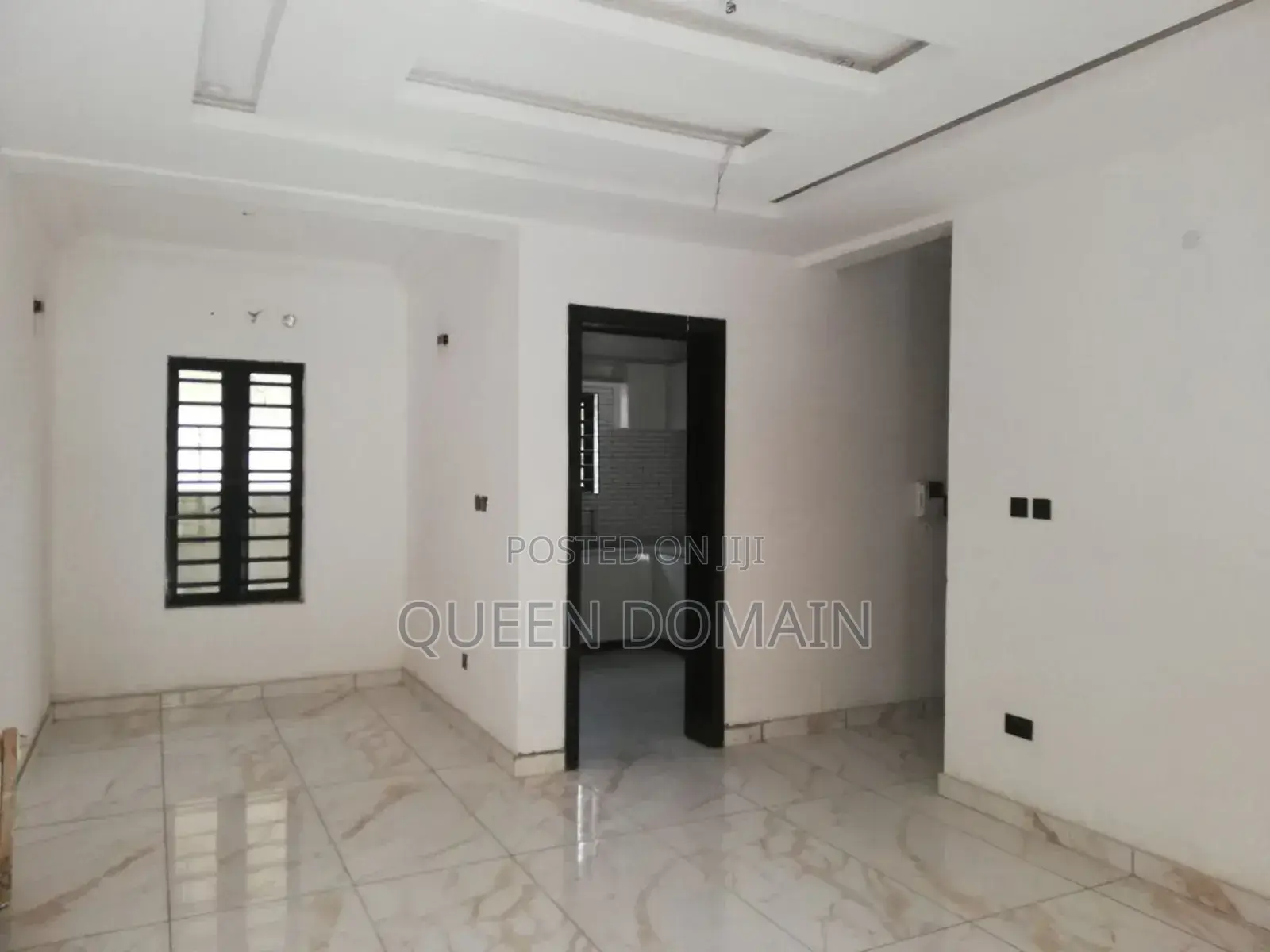 2bdrm Block of Flats in Peninsula Estate for rent