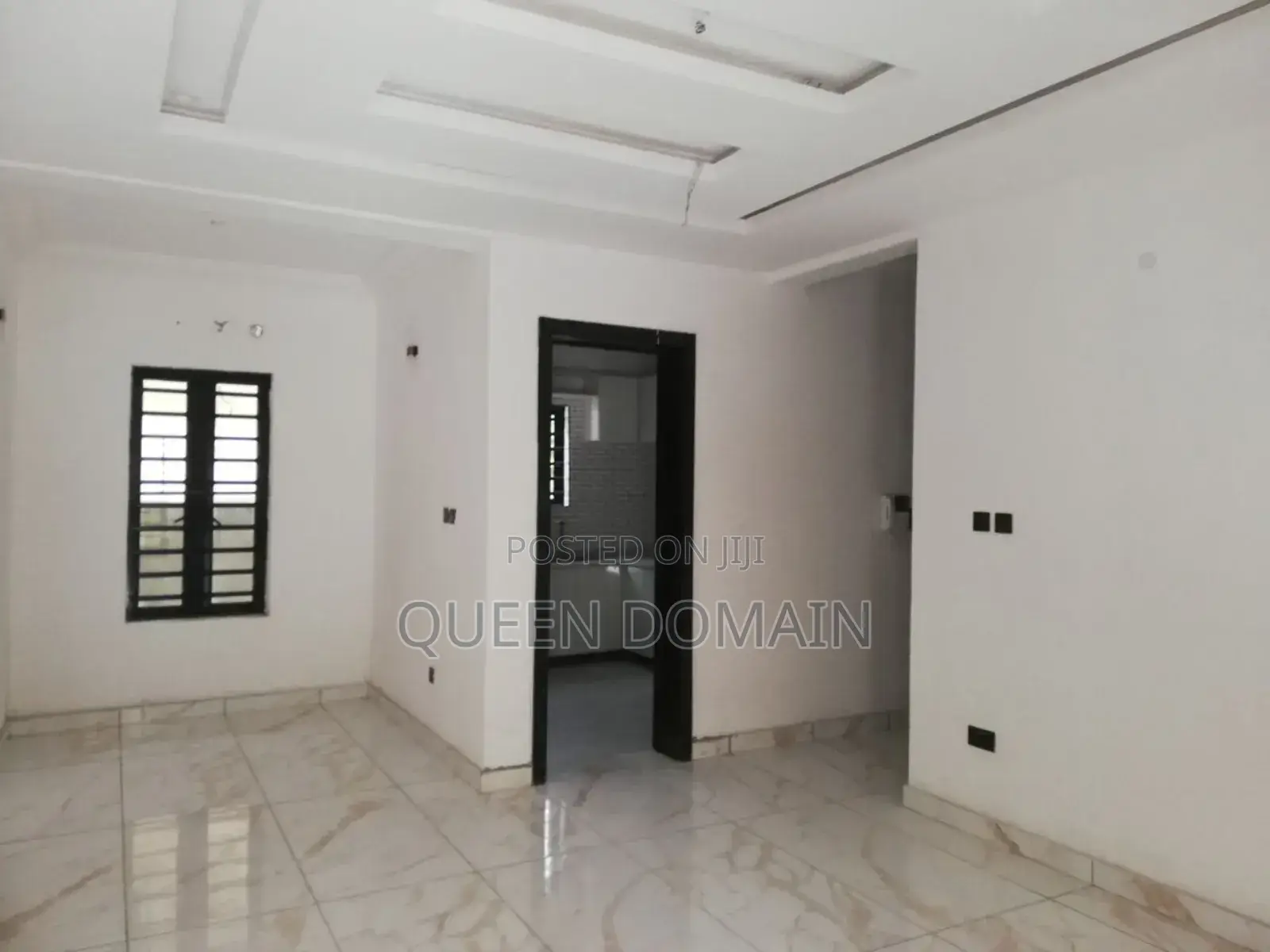 2bdrm Block of Flats in Peninsula Estate for rent