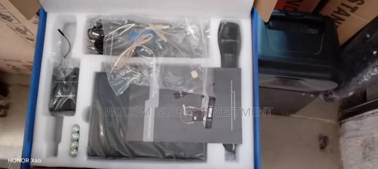 Senhenzier Wireless Neck and Handle Microphone SKM 9000