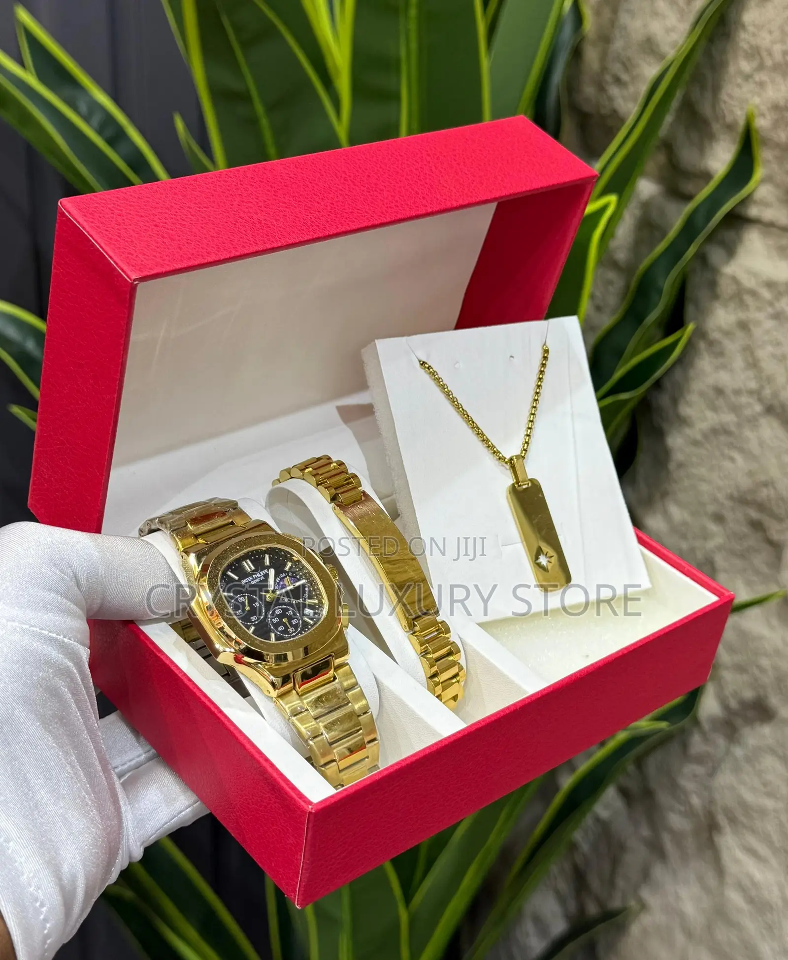 Tommy Hilfiger Quality Men Chain Strap Wristwatch