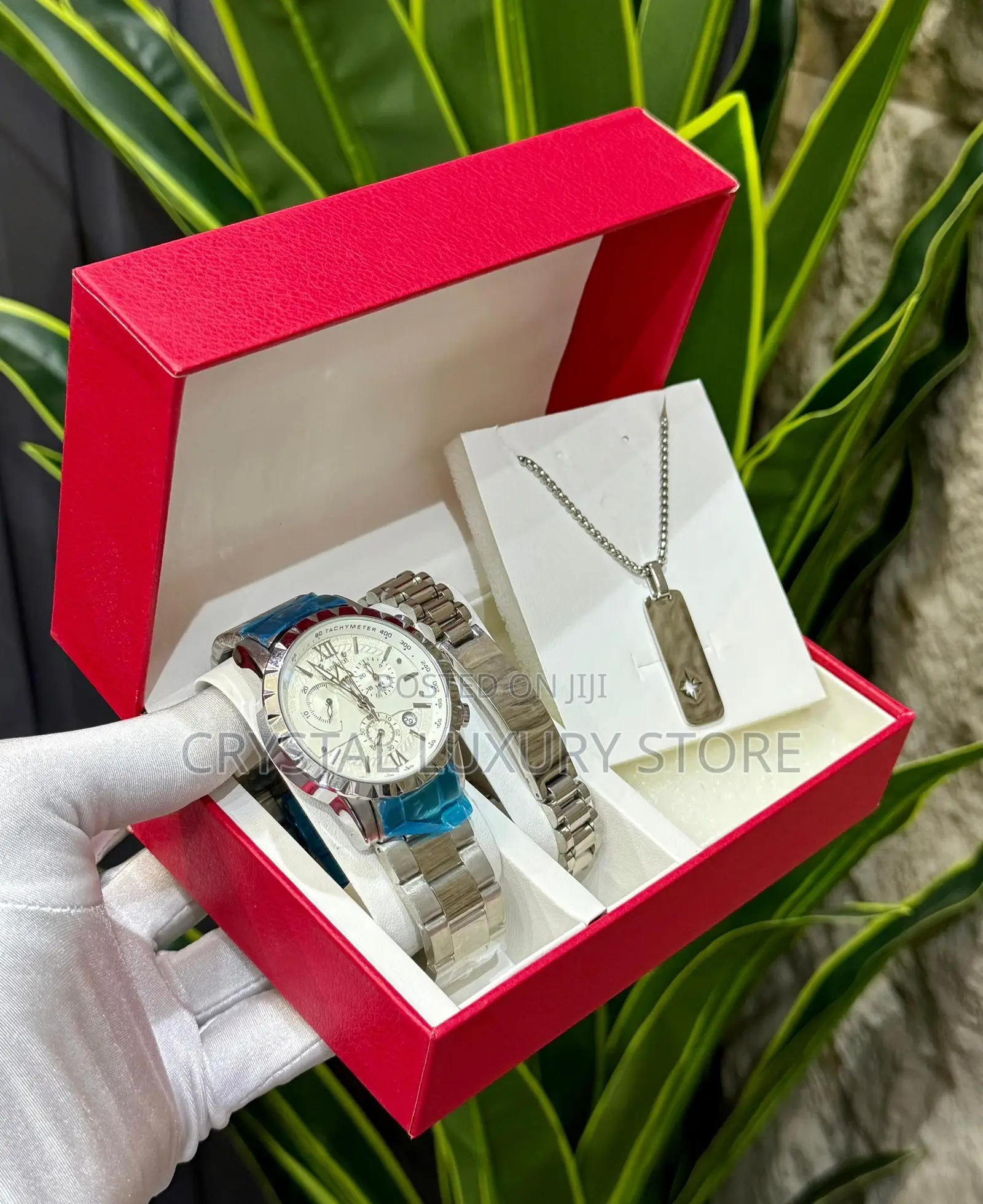 Tommy Hilfiger Quality Men Chain Strap Wristwatch