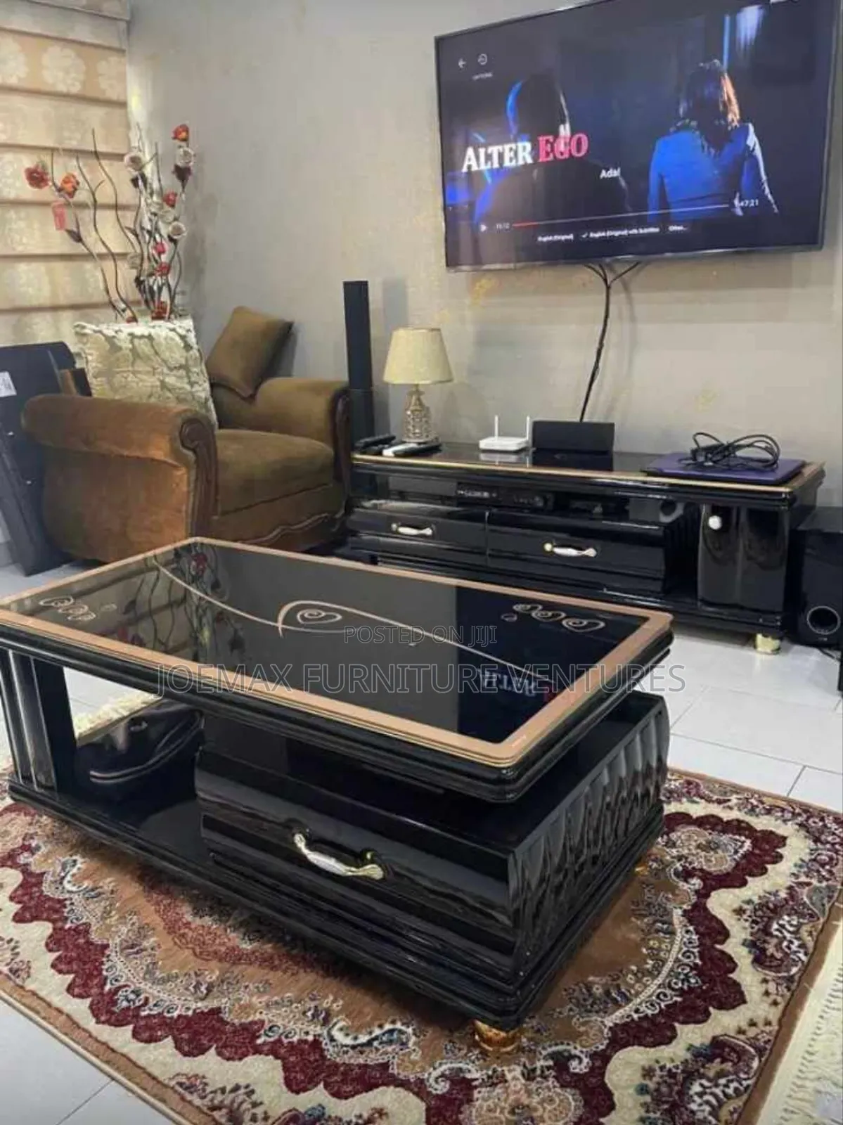 Eexecutive Tv Stand and Center Table