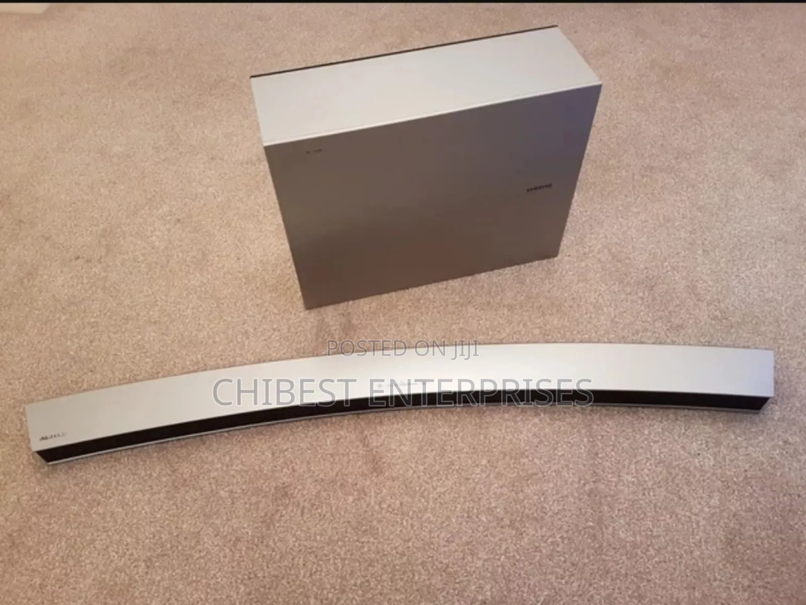 Samsung Soundbar Hw-J6001
300w 6.1ch
