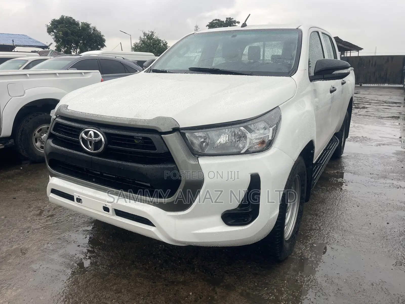 Toyota Hilux 2023 White