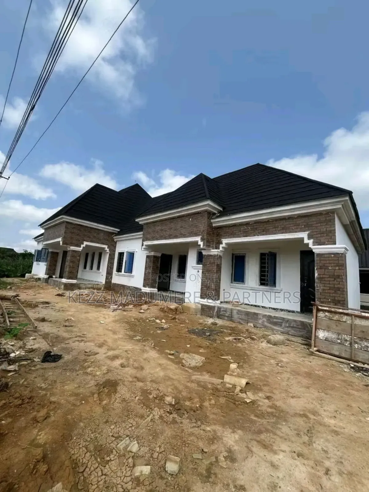 4bdrm Bungalow in Near Boundary, Aluu, for sale