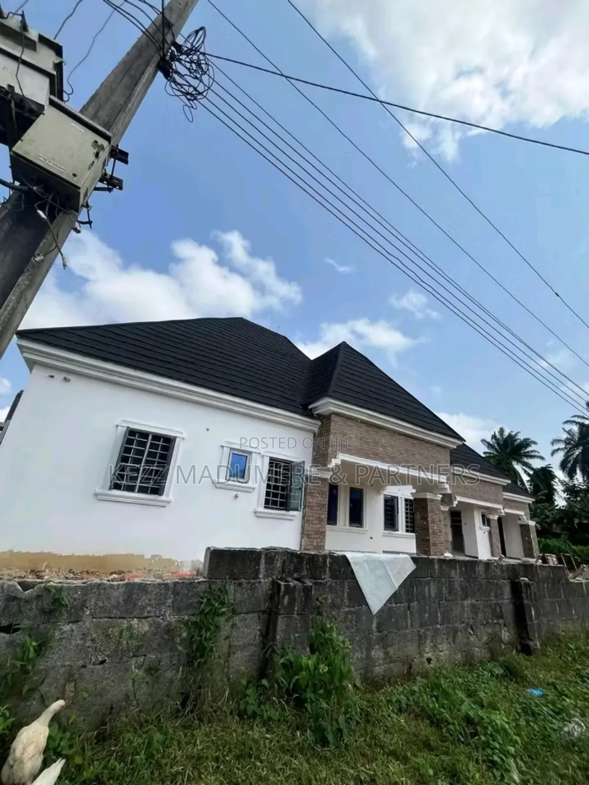4bdrm Bungalow in Near Boundary, Aluu, for sale