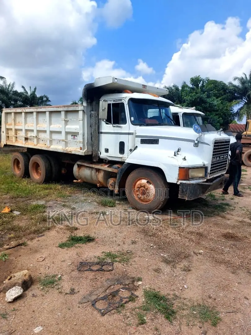 Mack Ch Dump Truck