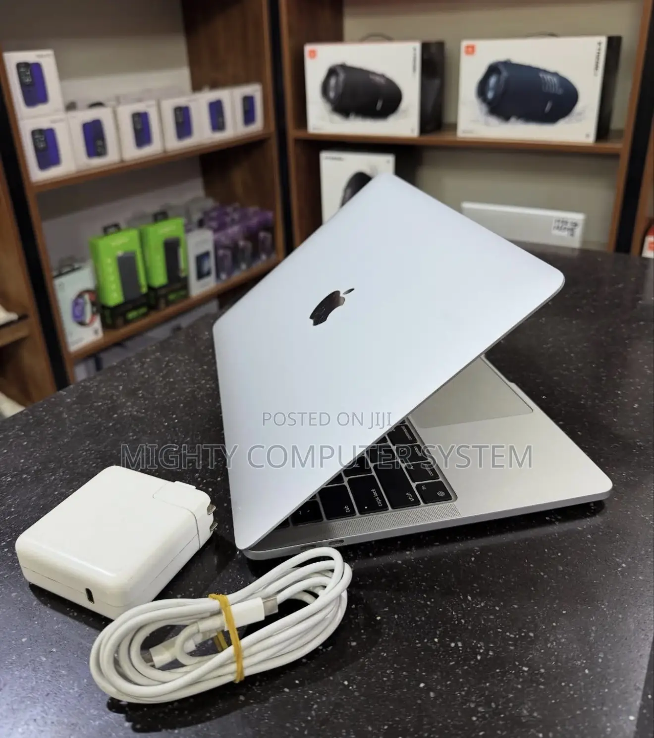 Laptop Apple MacBook Pro 2020 16GB Intel Core i5 SSD 256GB