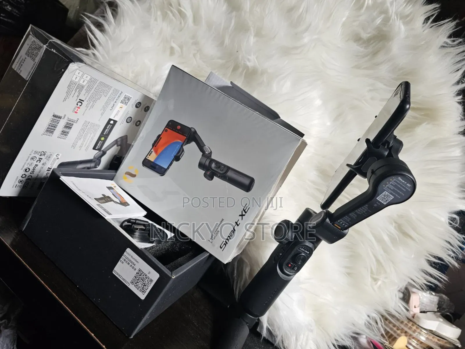 Smart Xe 3-Axis Smartphone Gimbal Stabilizer.
