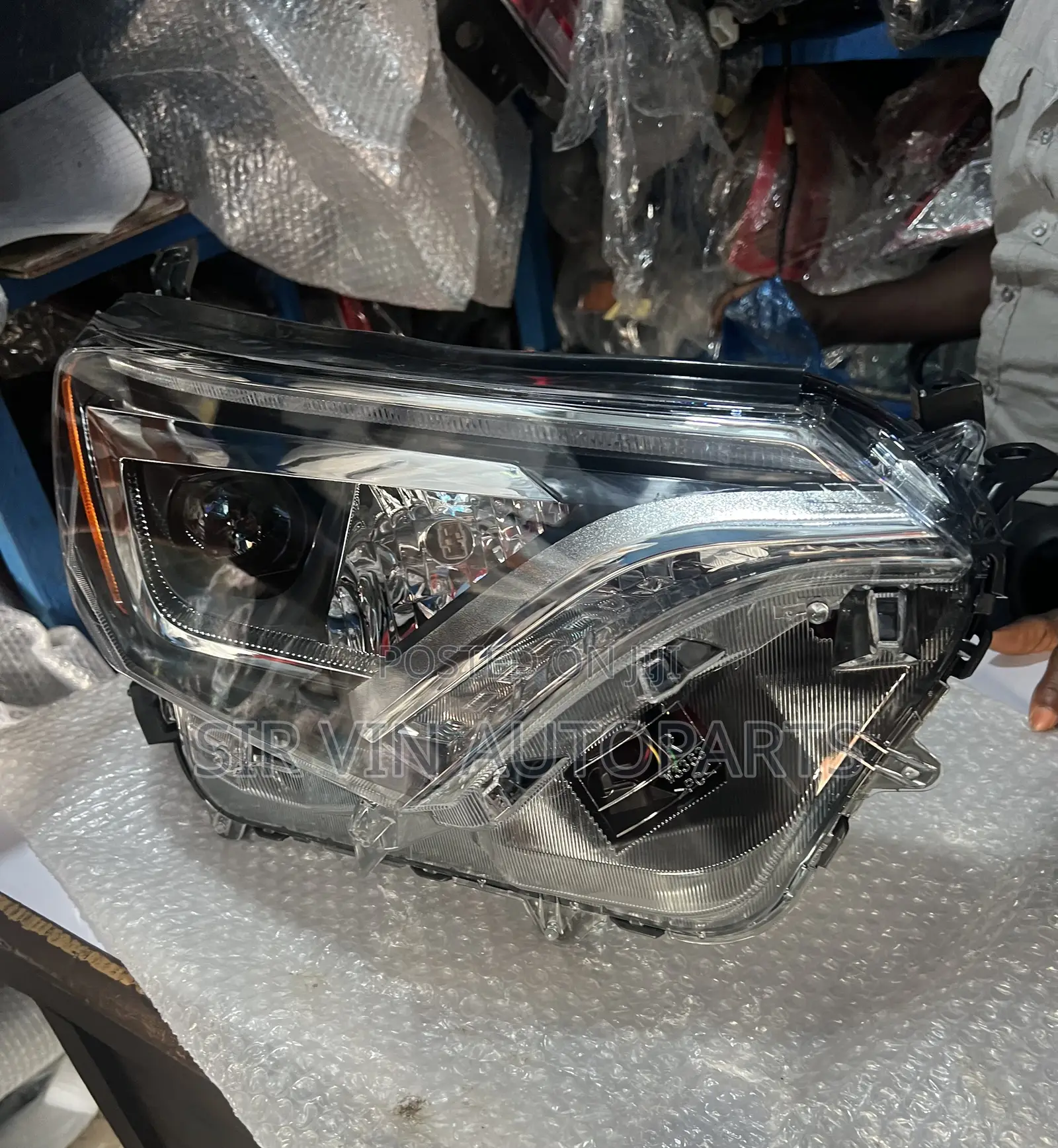 Toyota Rav4 2018 Headlight/Headlamp (Complete Set)