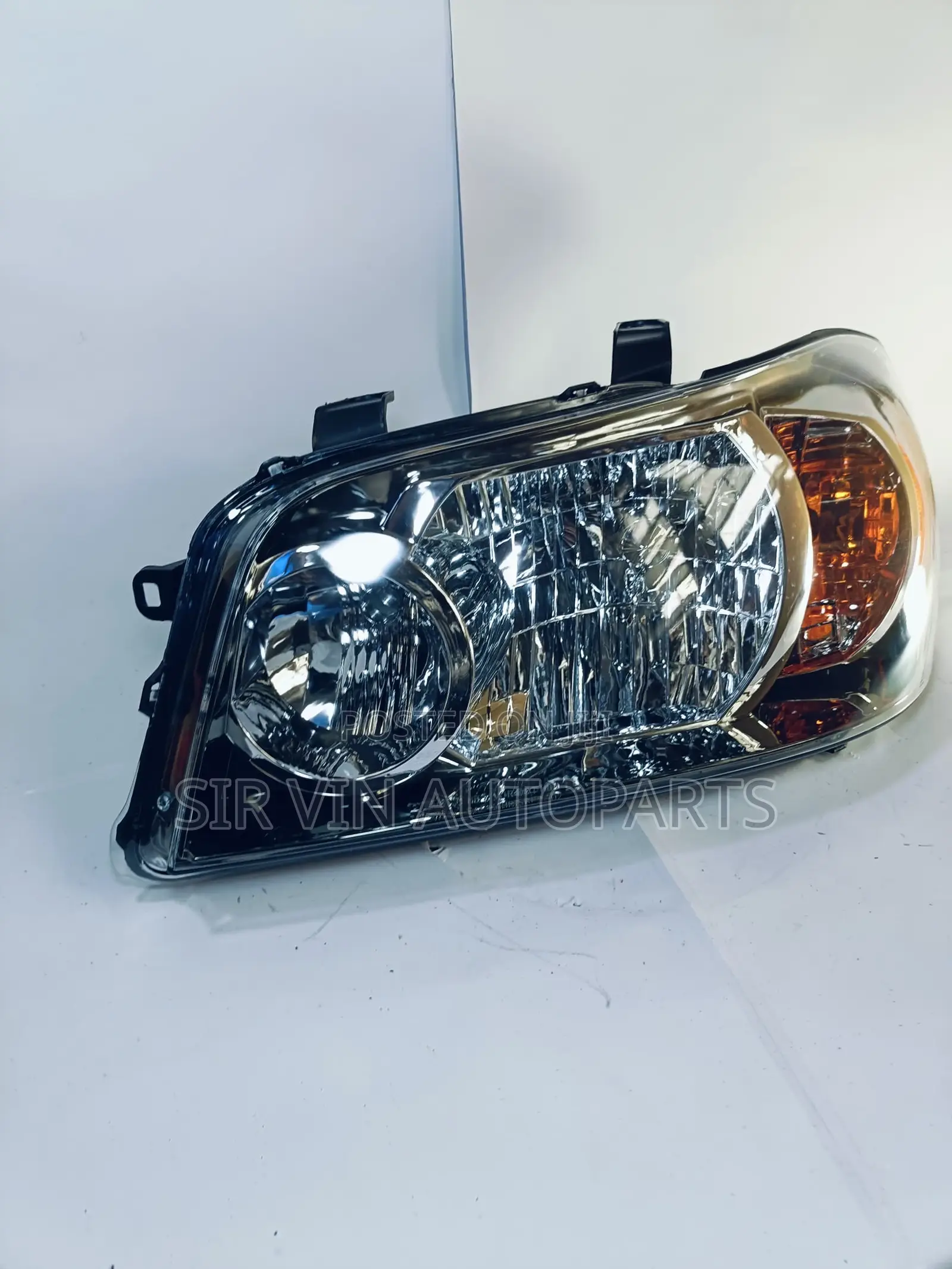 Toyota Highlander 2005 Headlight/Headlamp (Complete Set)