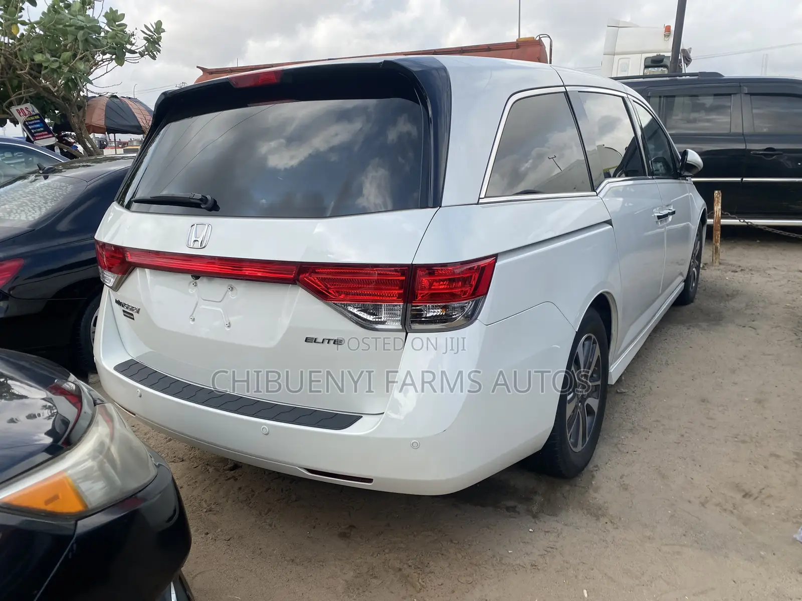 Honda Odyssey Touring Elite 4dr Minivan (3.5L 6cyl 6A) 2015 White