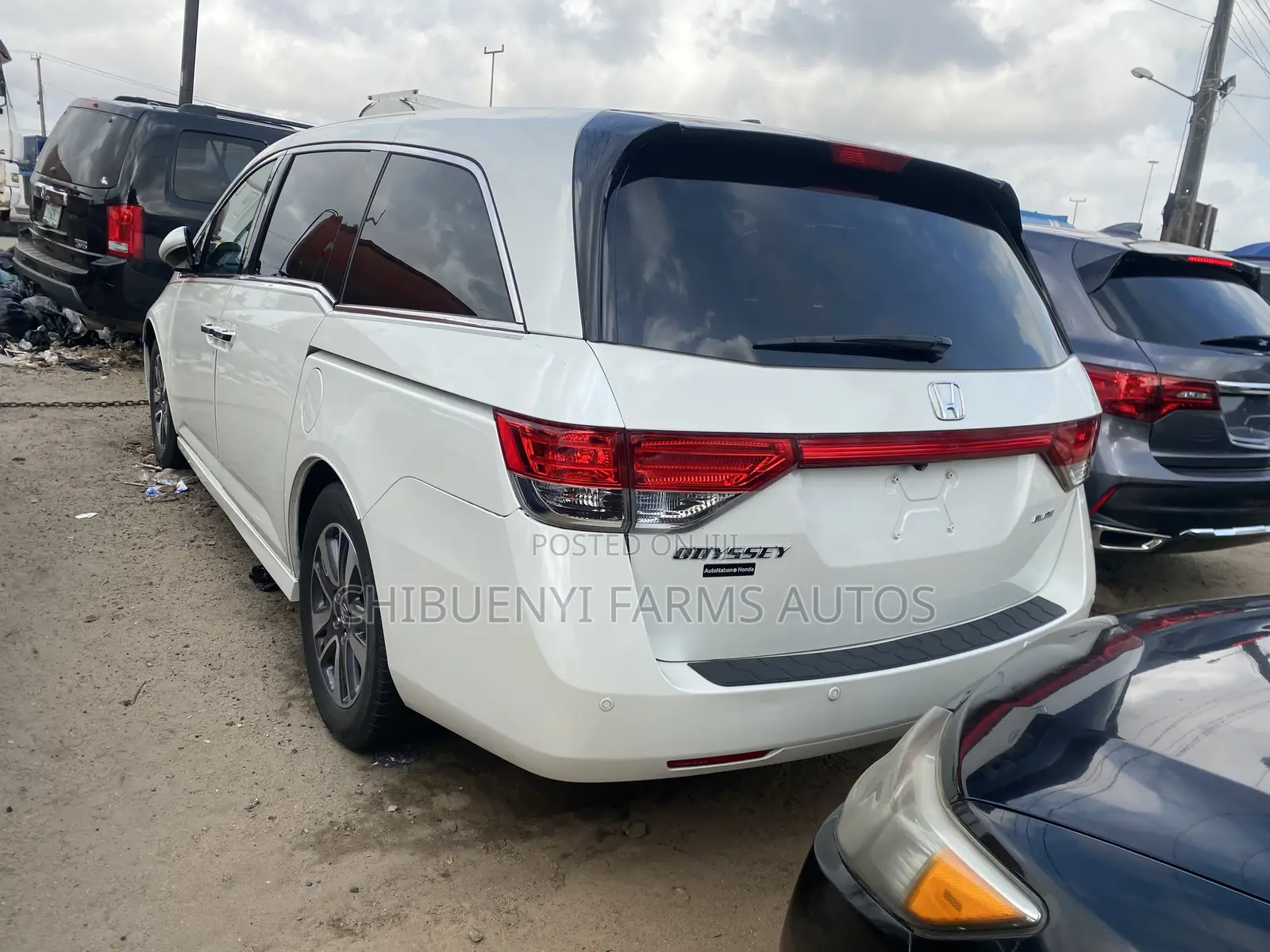Honda Odyssey Touring Elite 4dr Minivan (3.5L 6cyl 6A) 2015 White