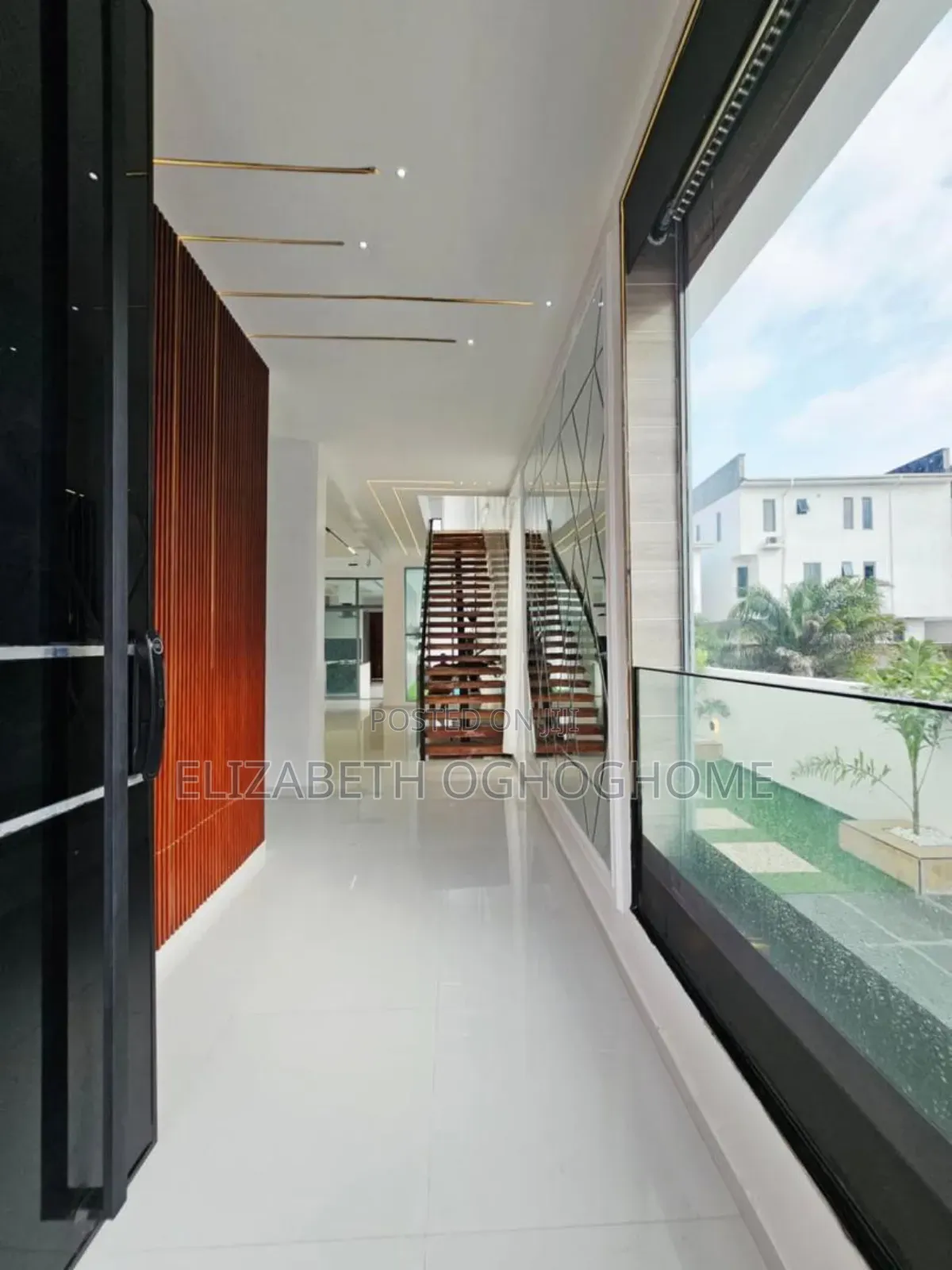 5bdrm Duplex in Osapa london for sale