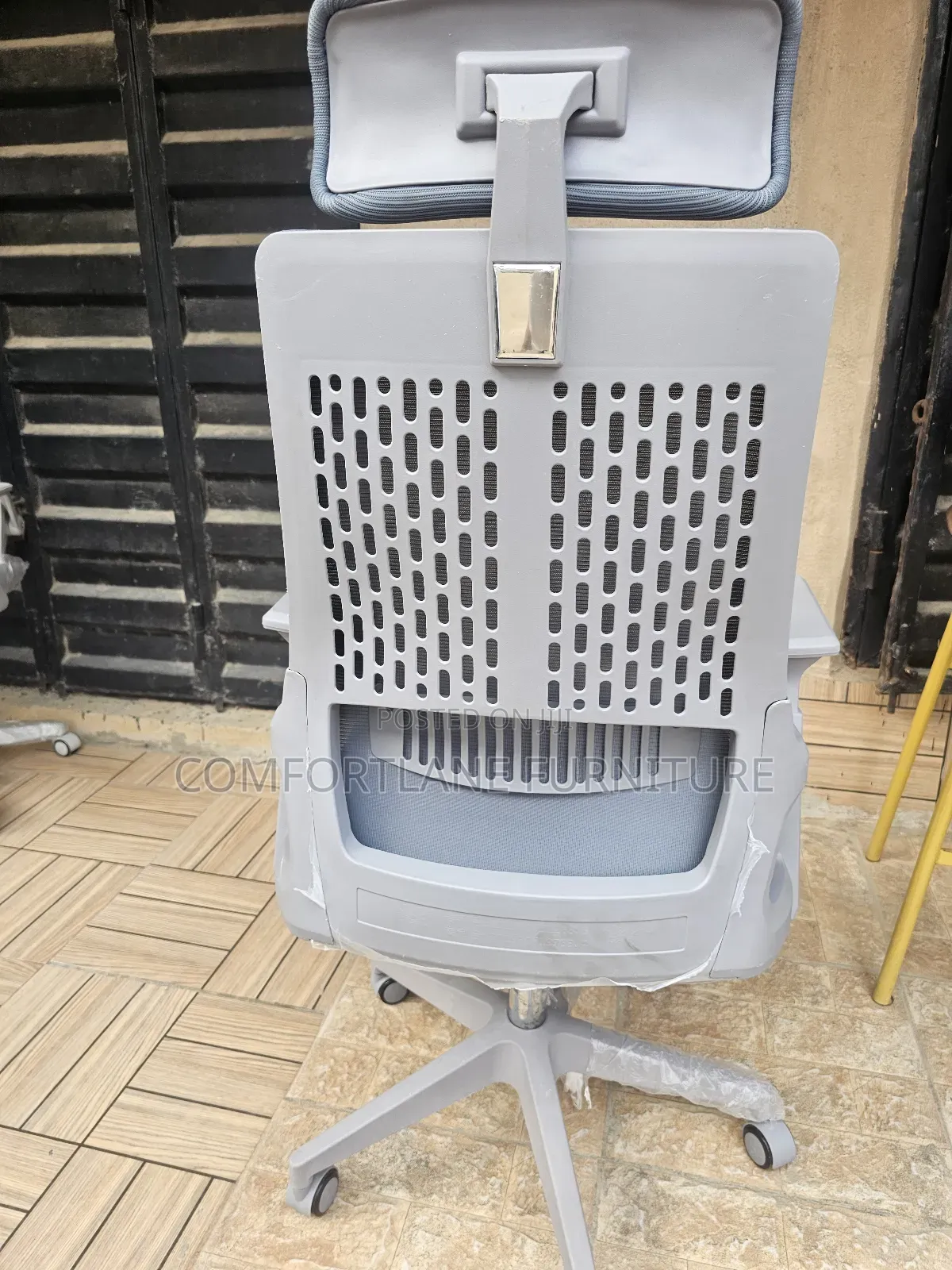 Office Swivel Chair With Headrest