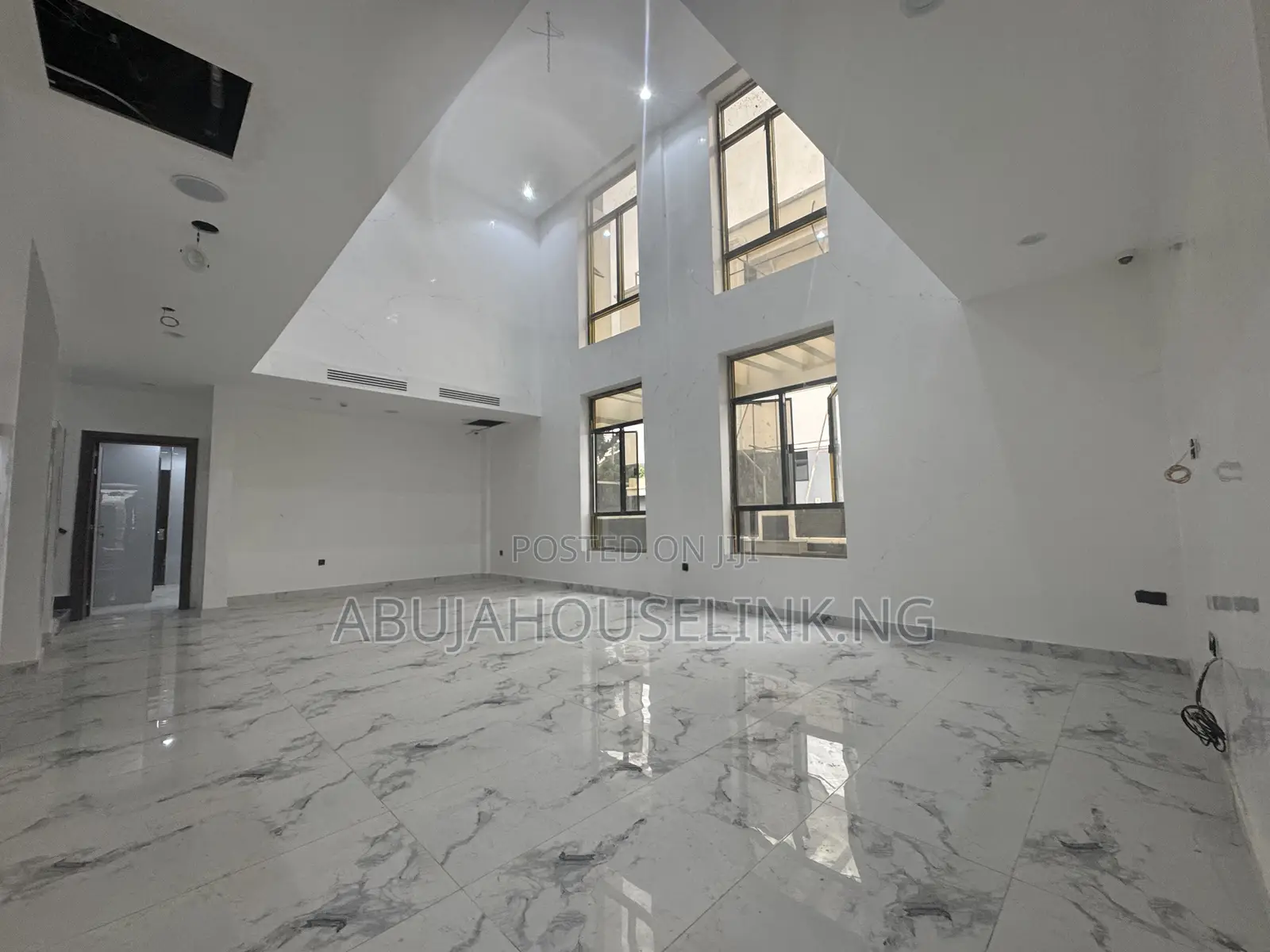 6bdrm Duplex in Guzape Main Abuja for sale