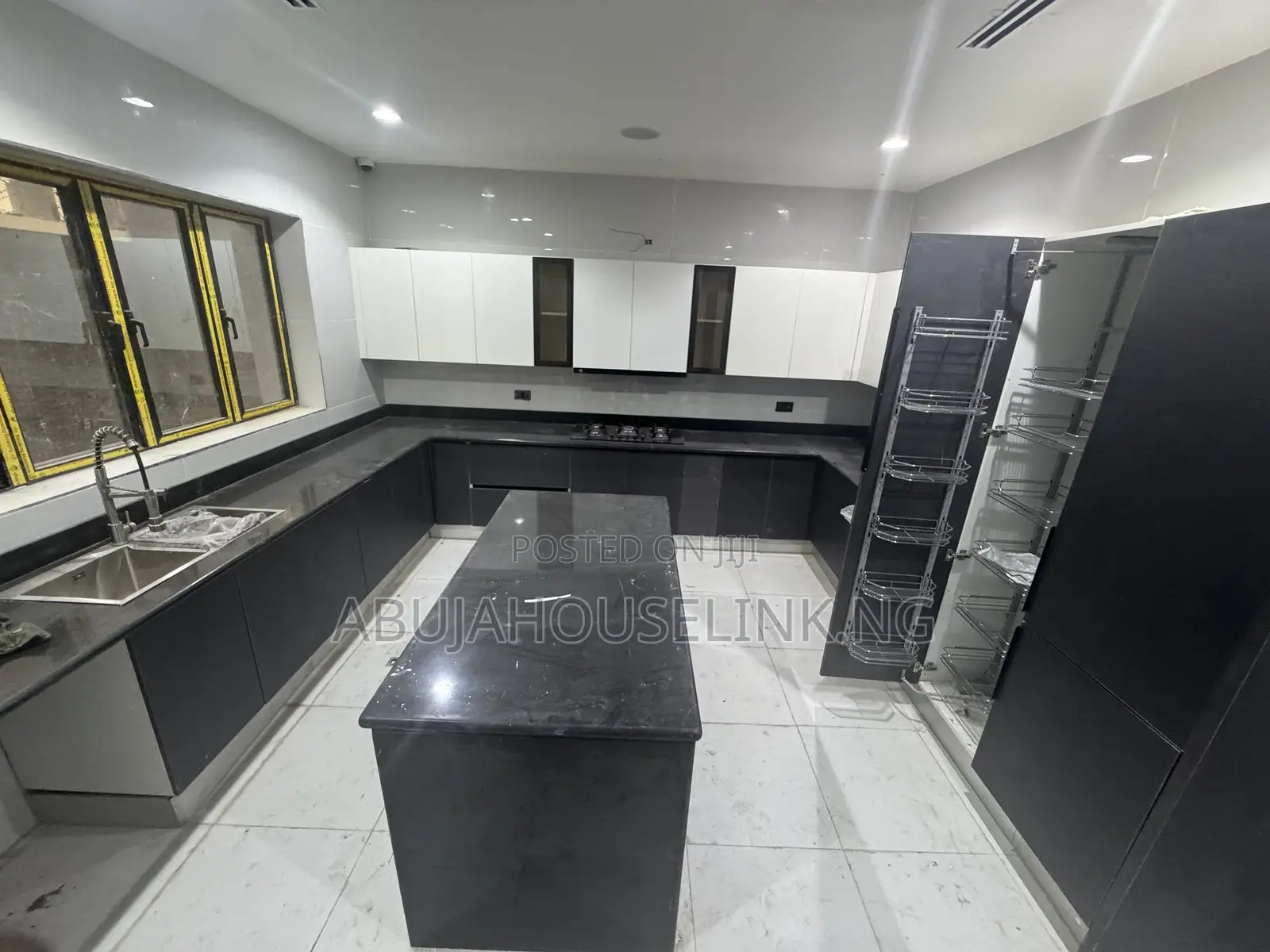6bdrm Duplex in Guzape Main Abuja for sale