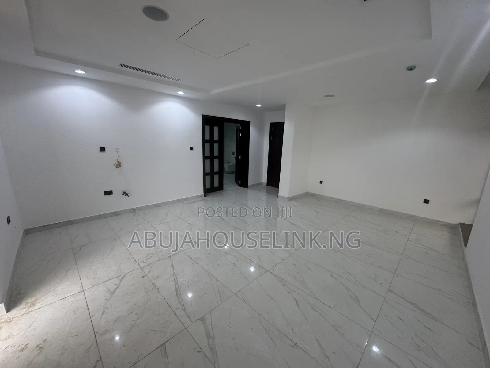 6bdrm Duplex in Guzape Main Abuja for sale