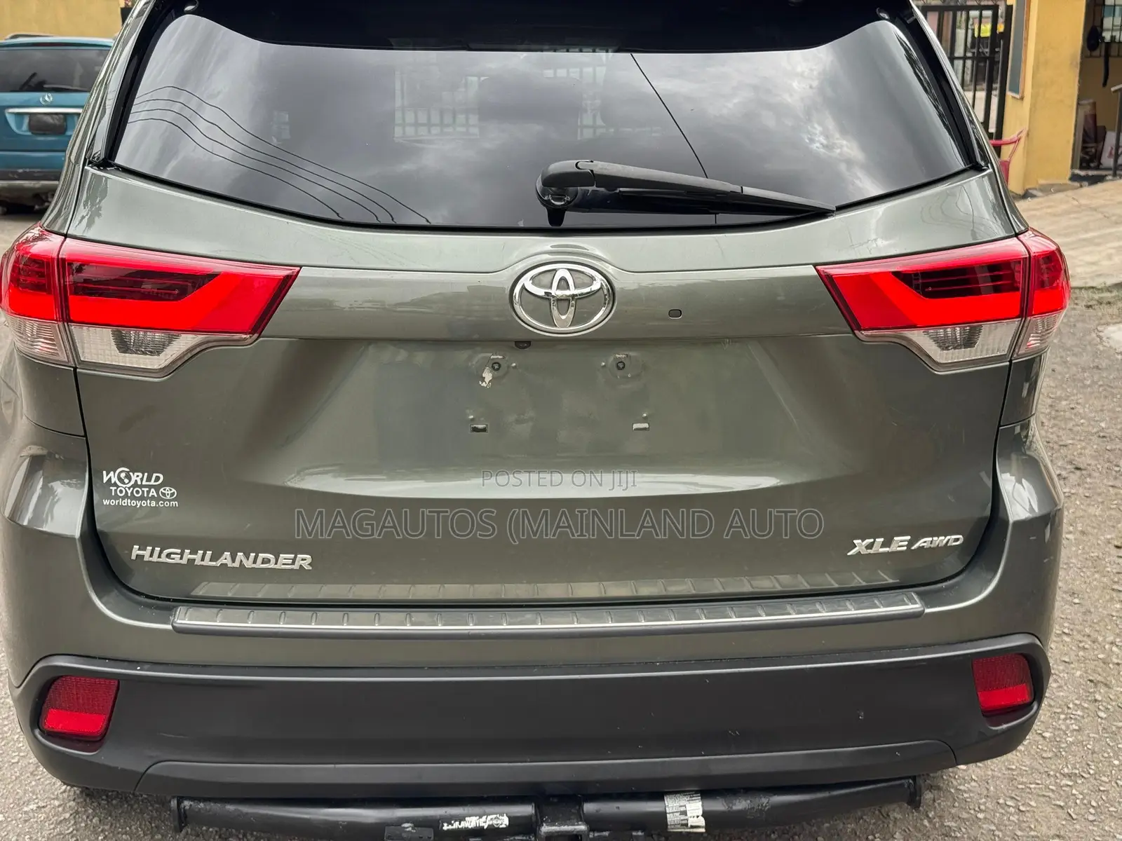 Toyota Highlander XLE 4x4 V6 (3.5L 6cyl 8A) 2017 Green